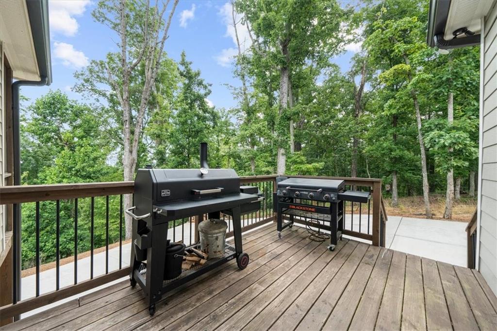 7560 Crestline Drive