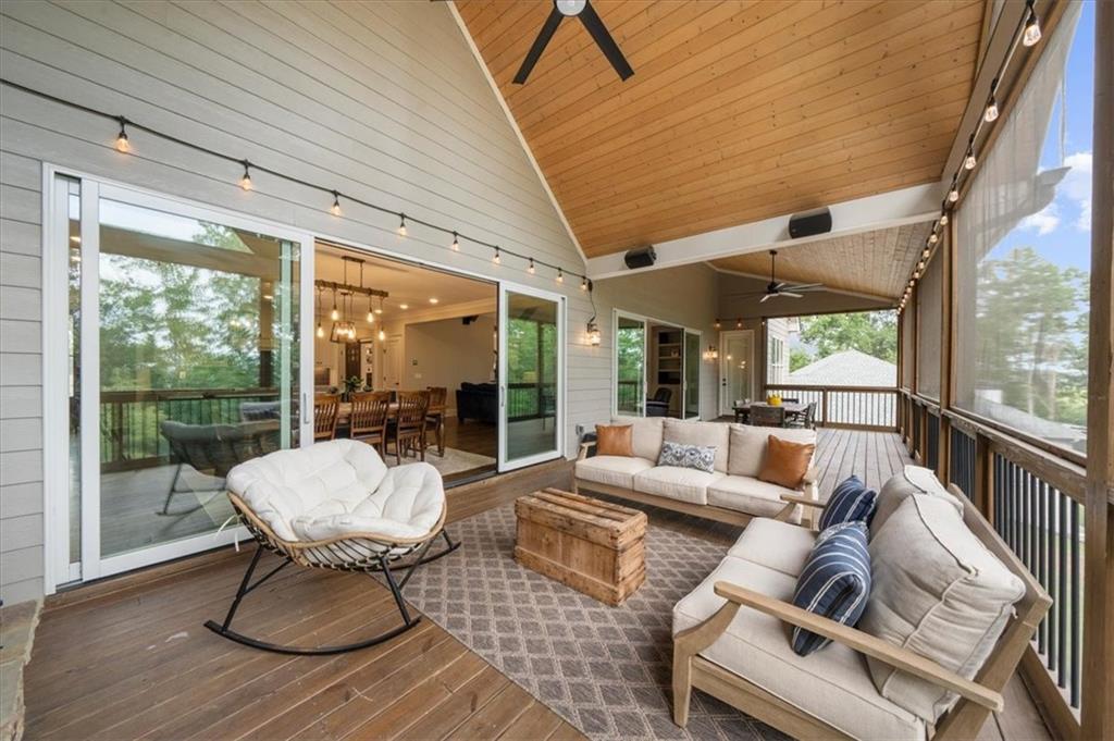 7560 Crestline Drive