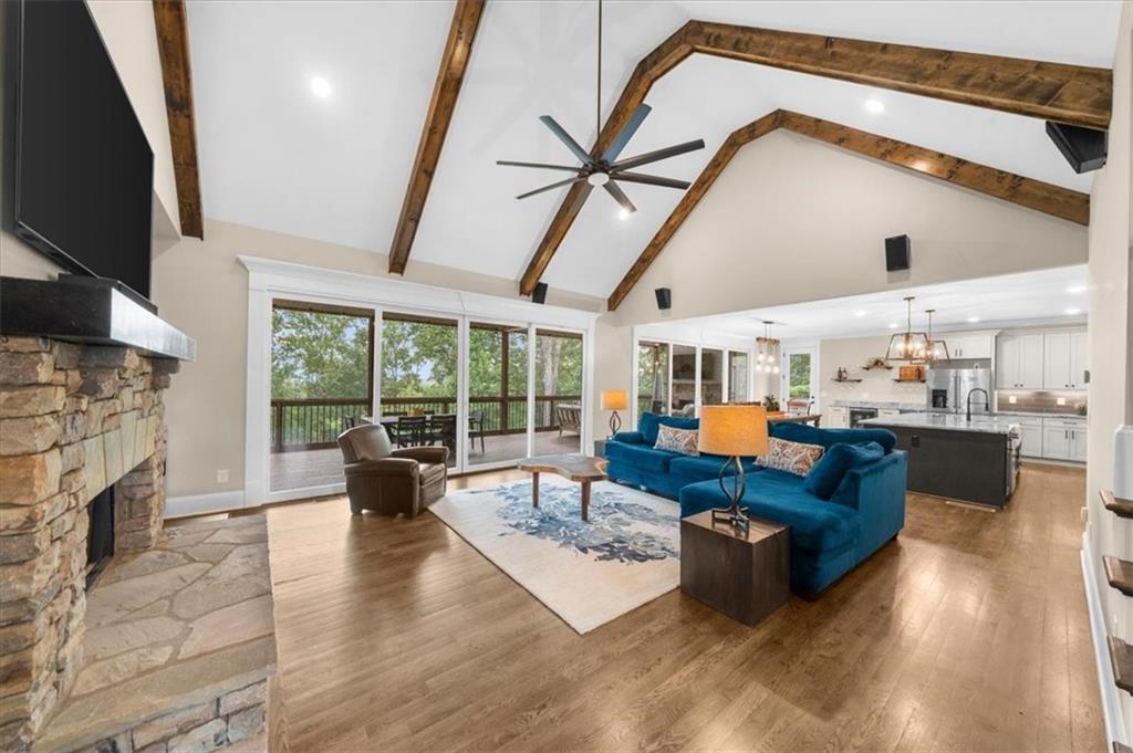 7560 Crestline Drive