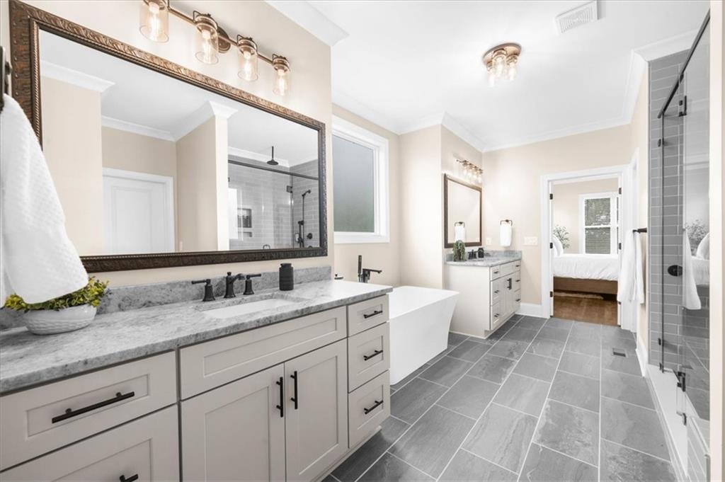 7560 Crestline Drive