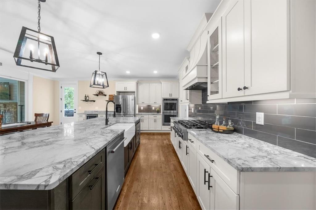 7560 Crestline Drive
