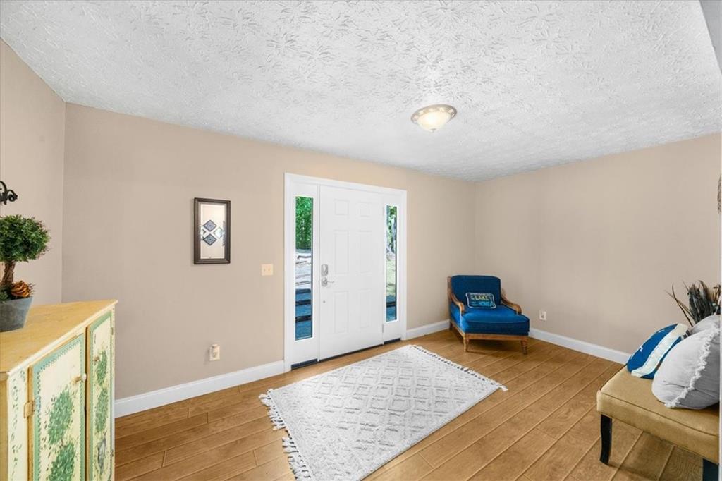 9670 Lee Circle