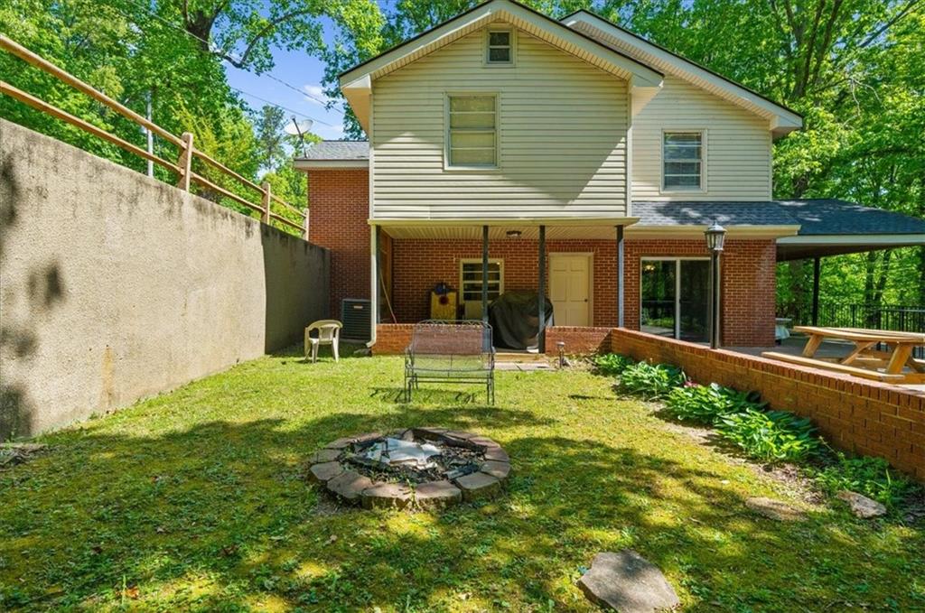 9670 Lee Circle