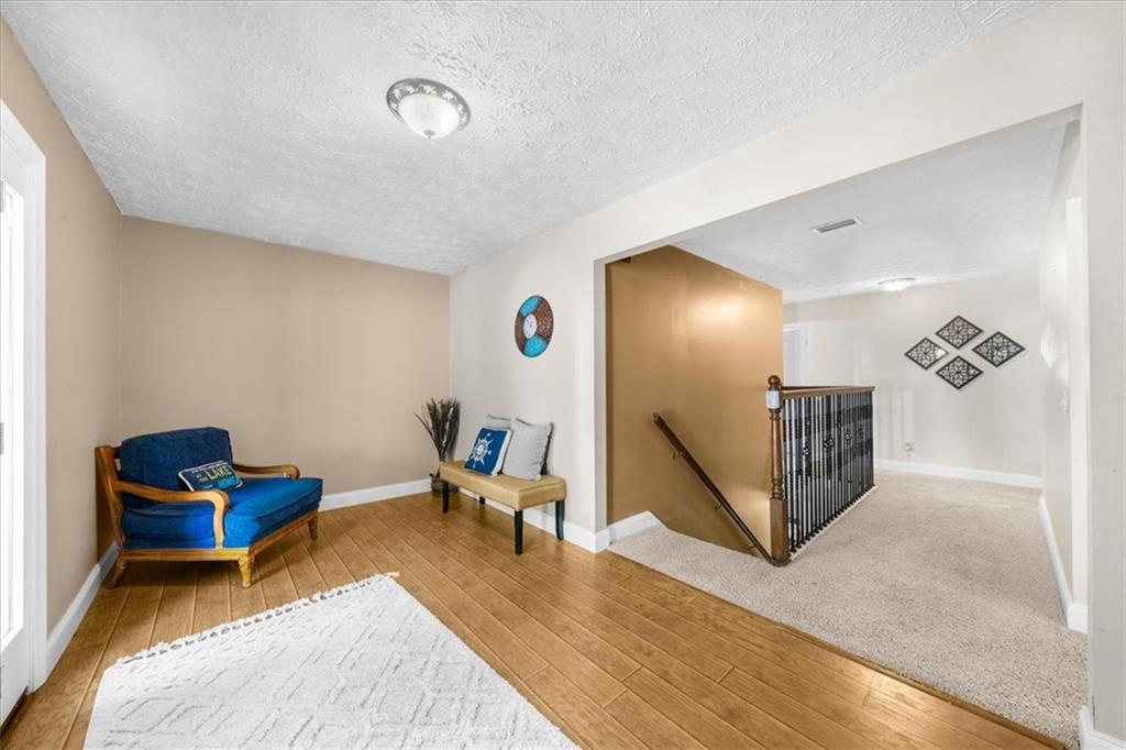 9670 Lee Circle