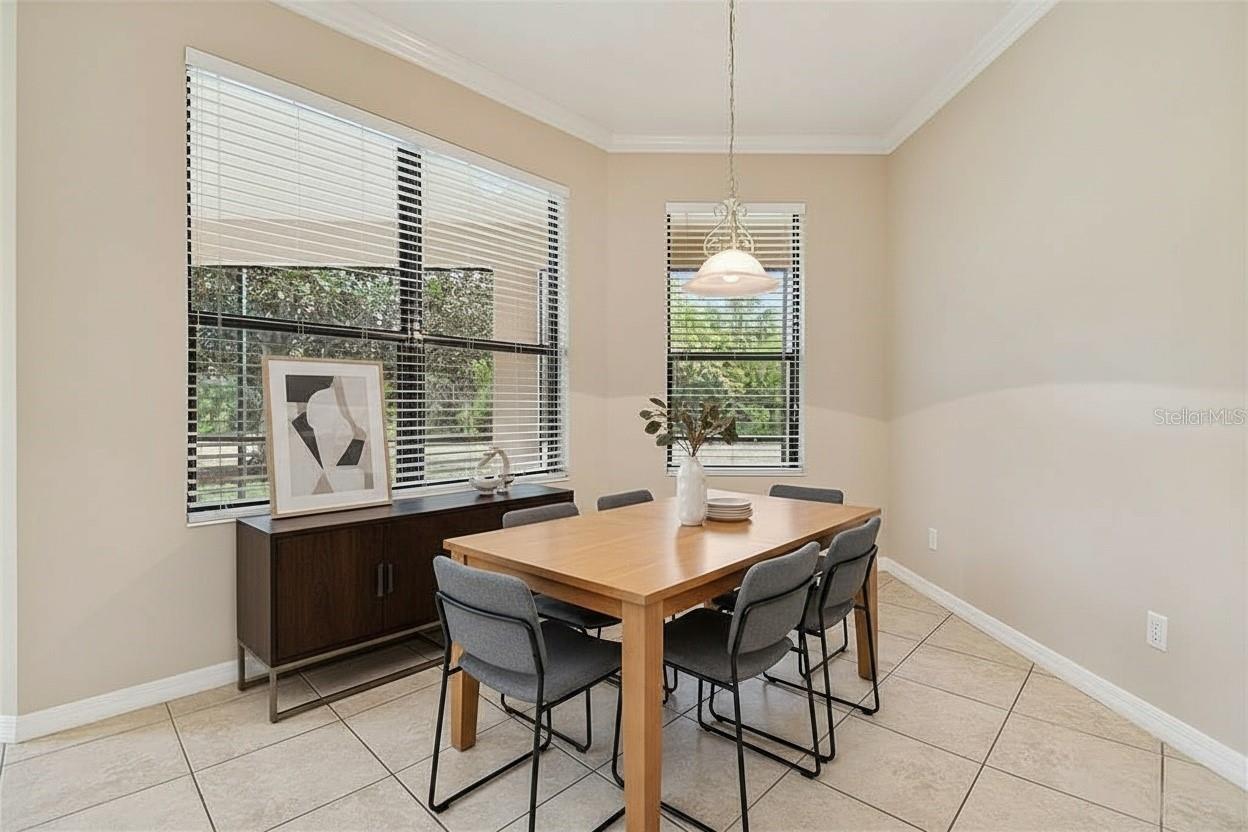 127 SILVER FALLS DR