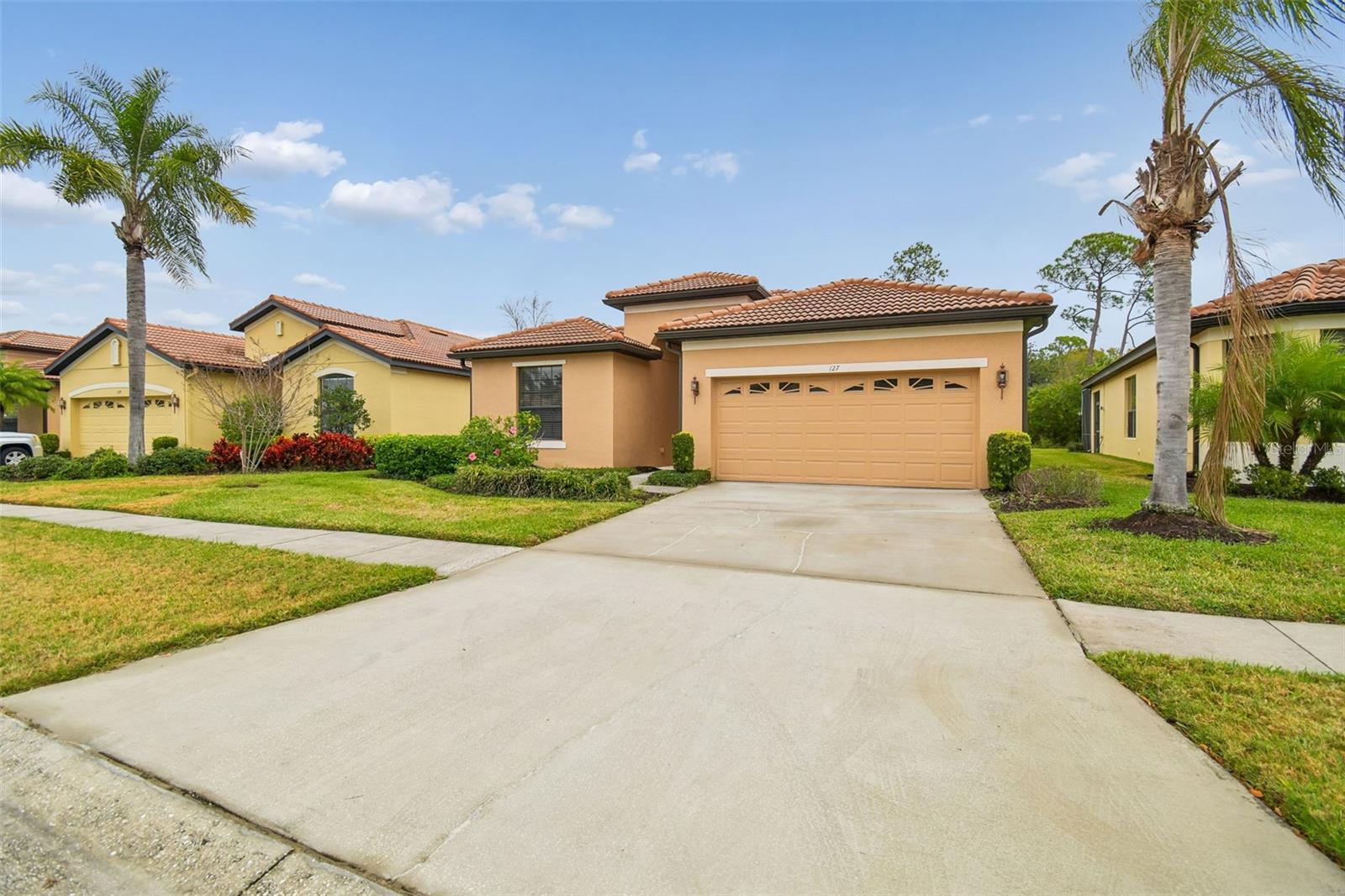 127 SILVER FALLS DR