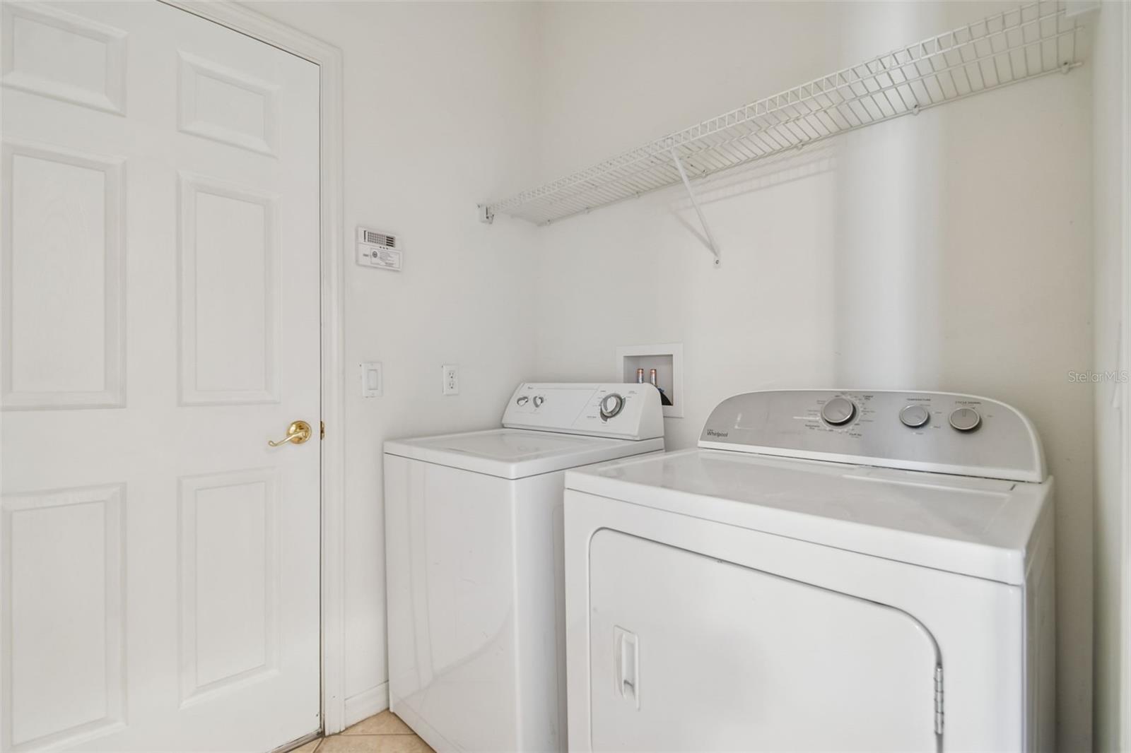 127 SILVER FALLS DR
