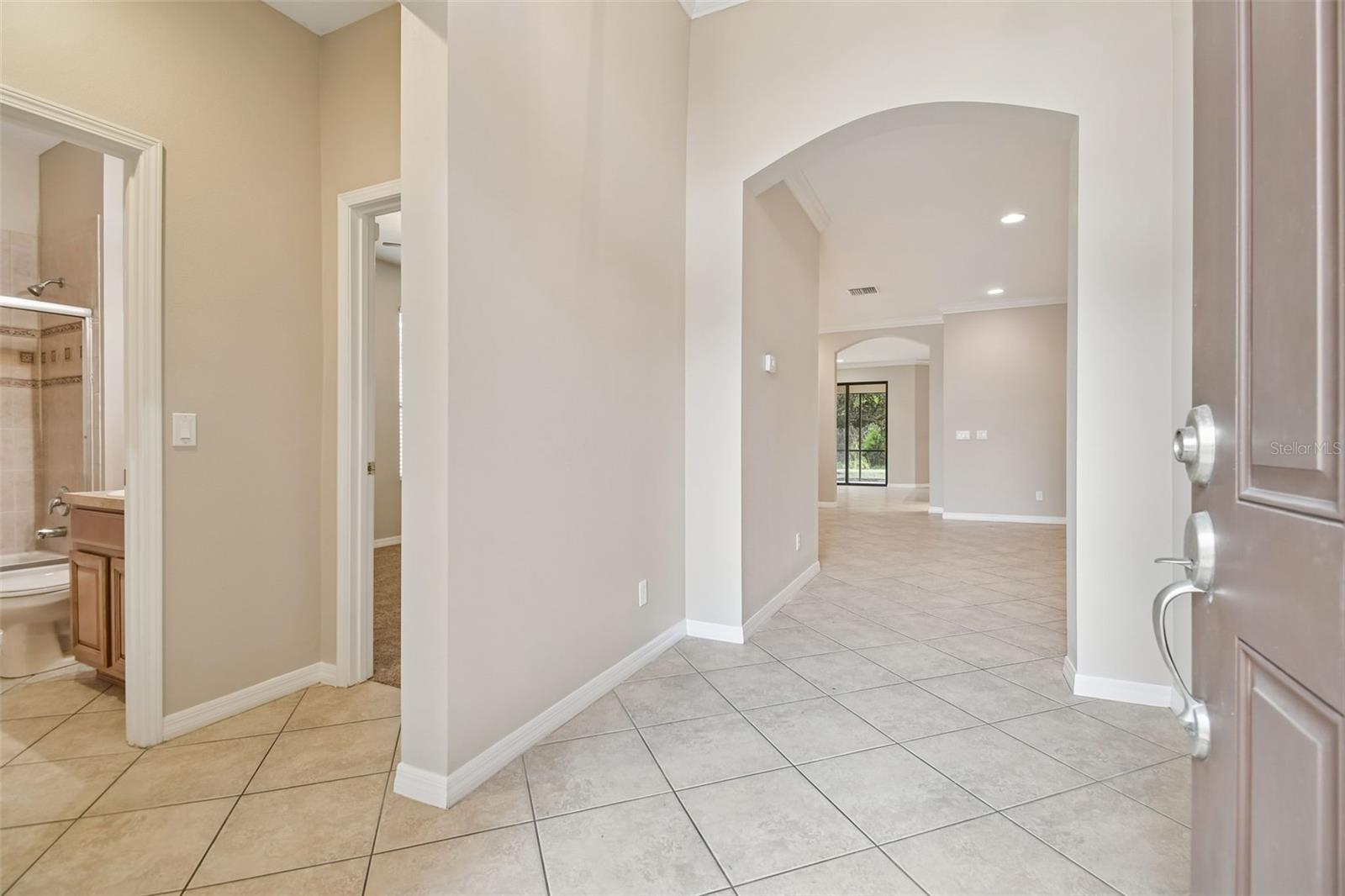 127 SILVER FALLS DR