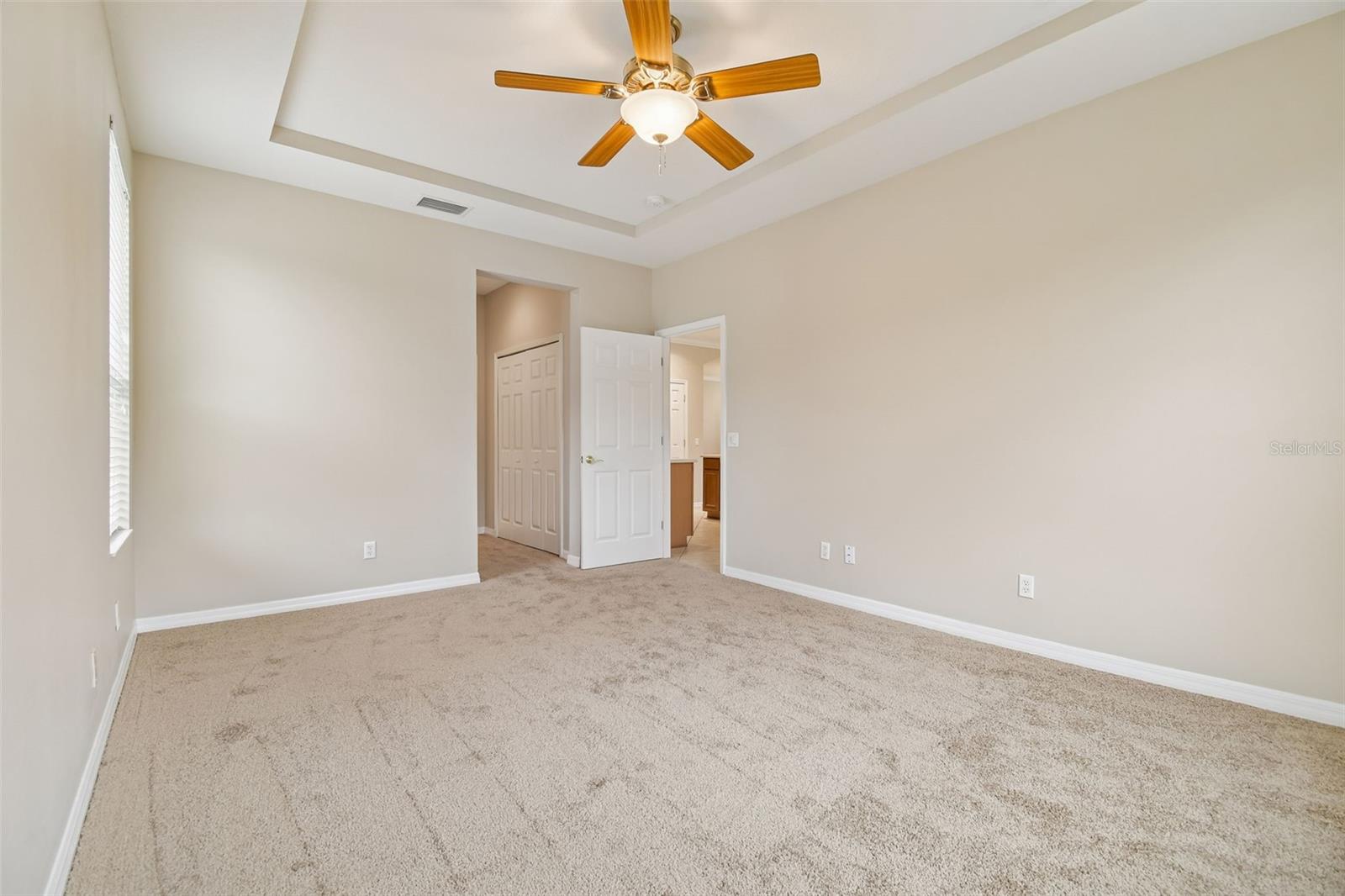 127 SILVER FALLS DR