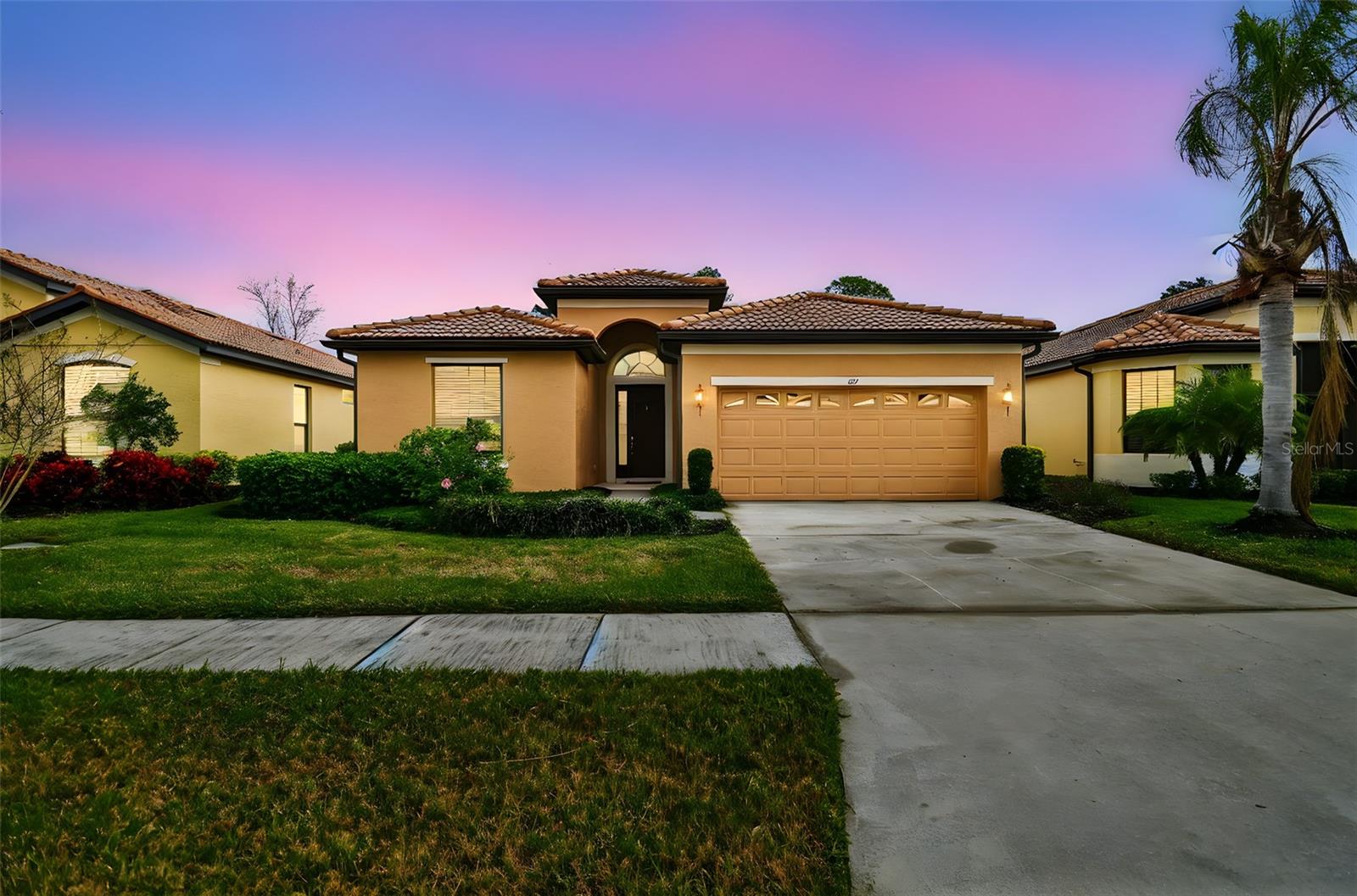 127 SILVER FALLS DR