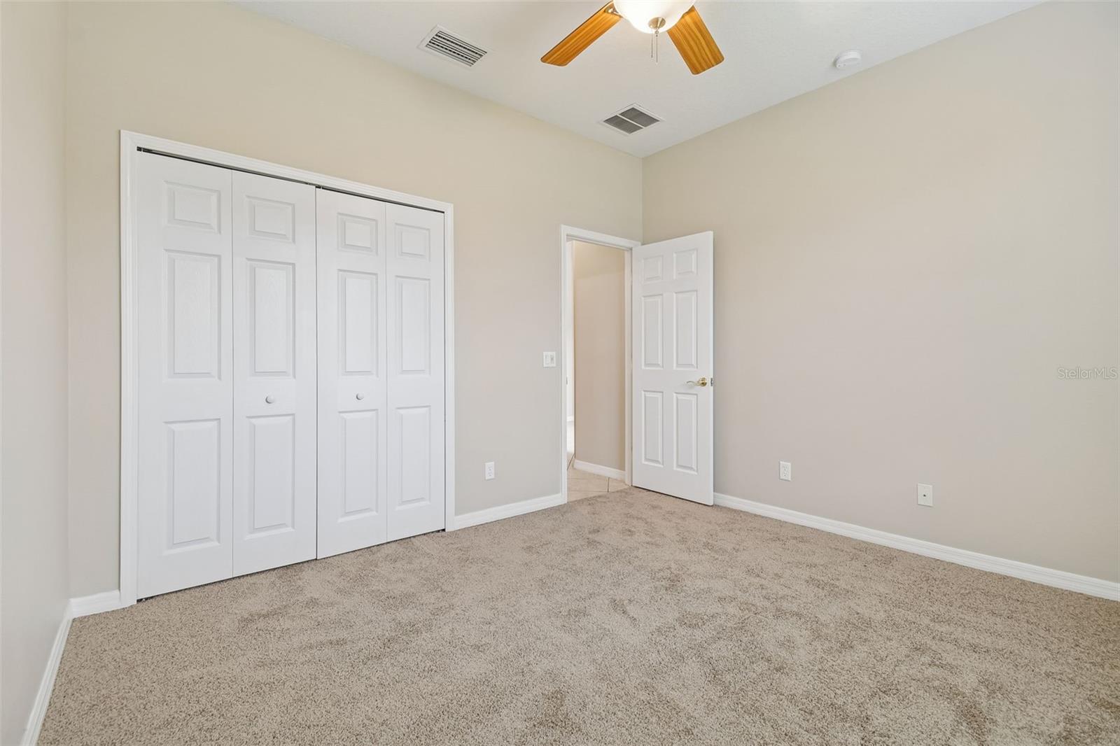 127 SILVER FALLS DR