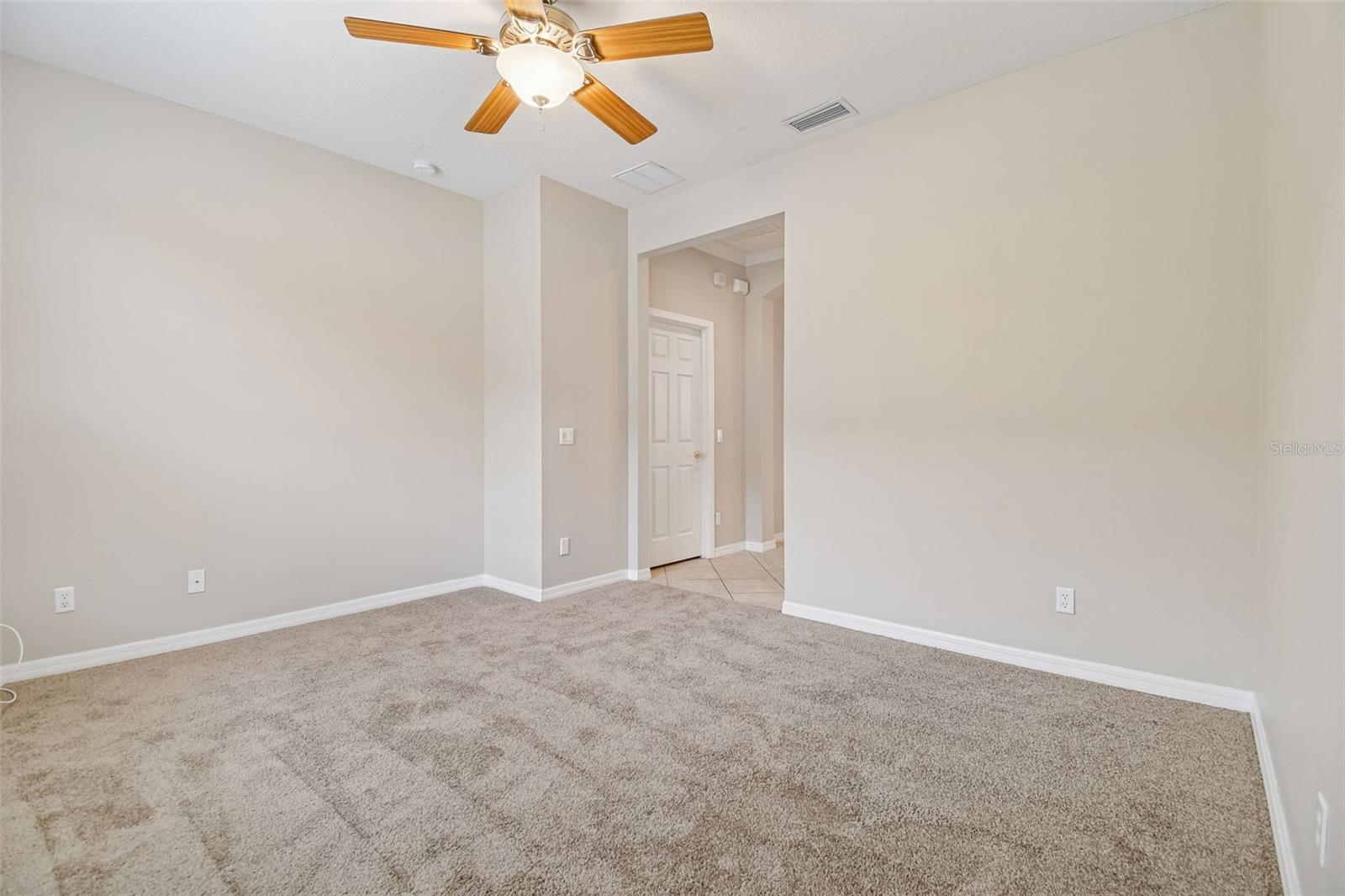 127 SILVER FALLS DR