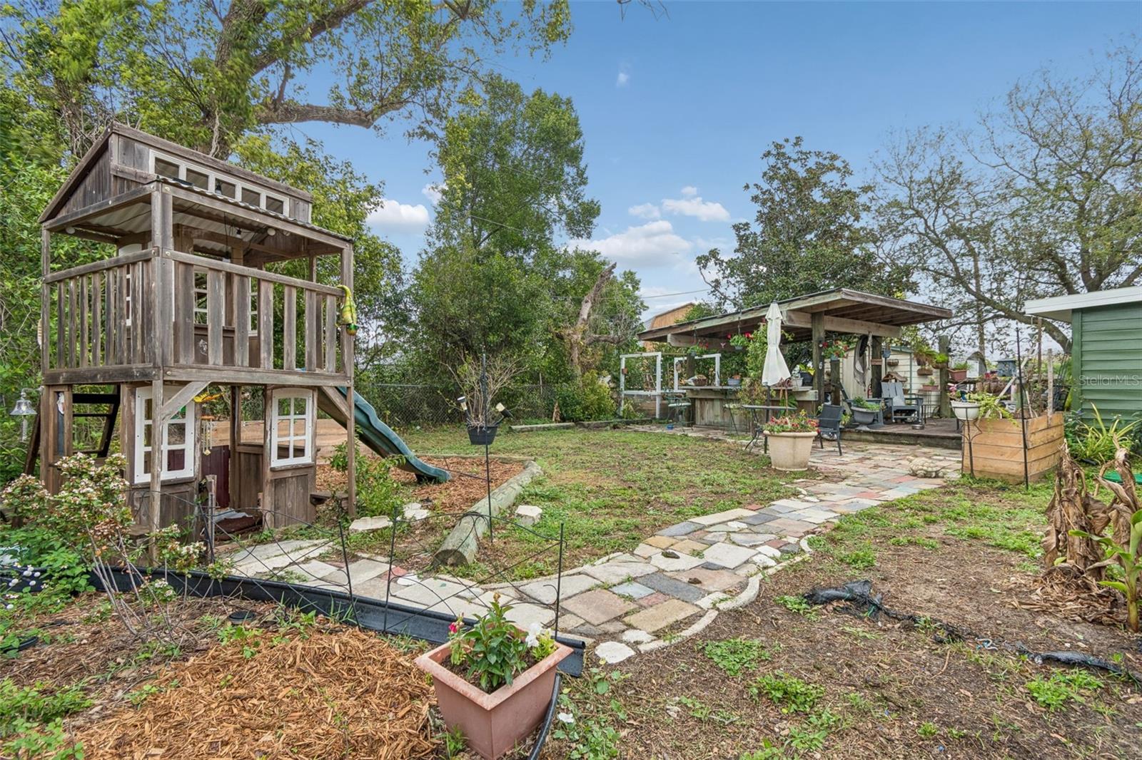 5329 FOREST HILLS DR