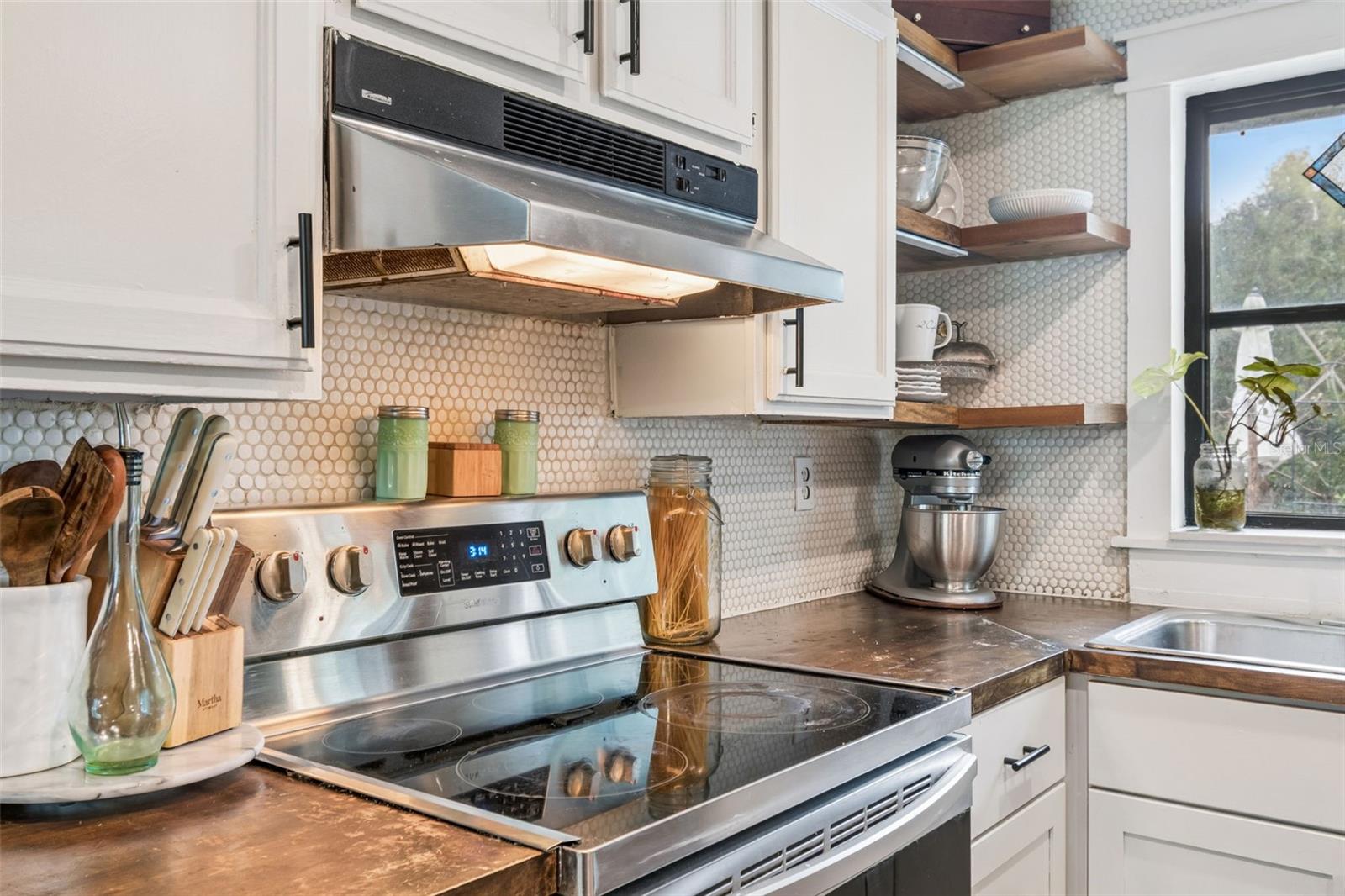 5329 FOREST HILLS DR