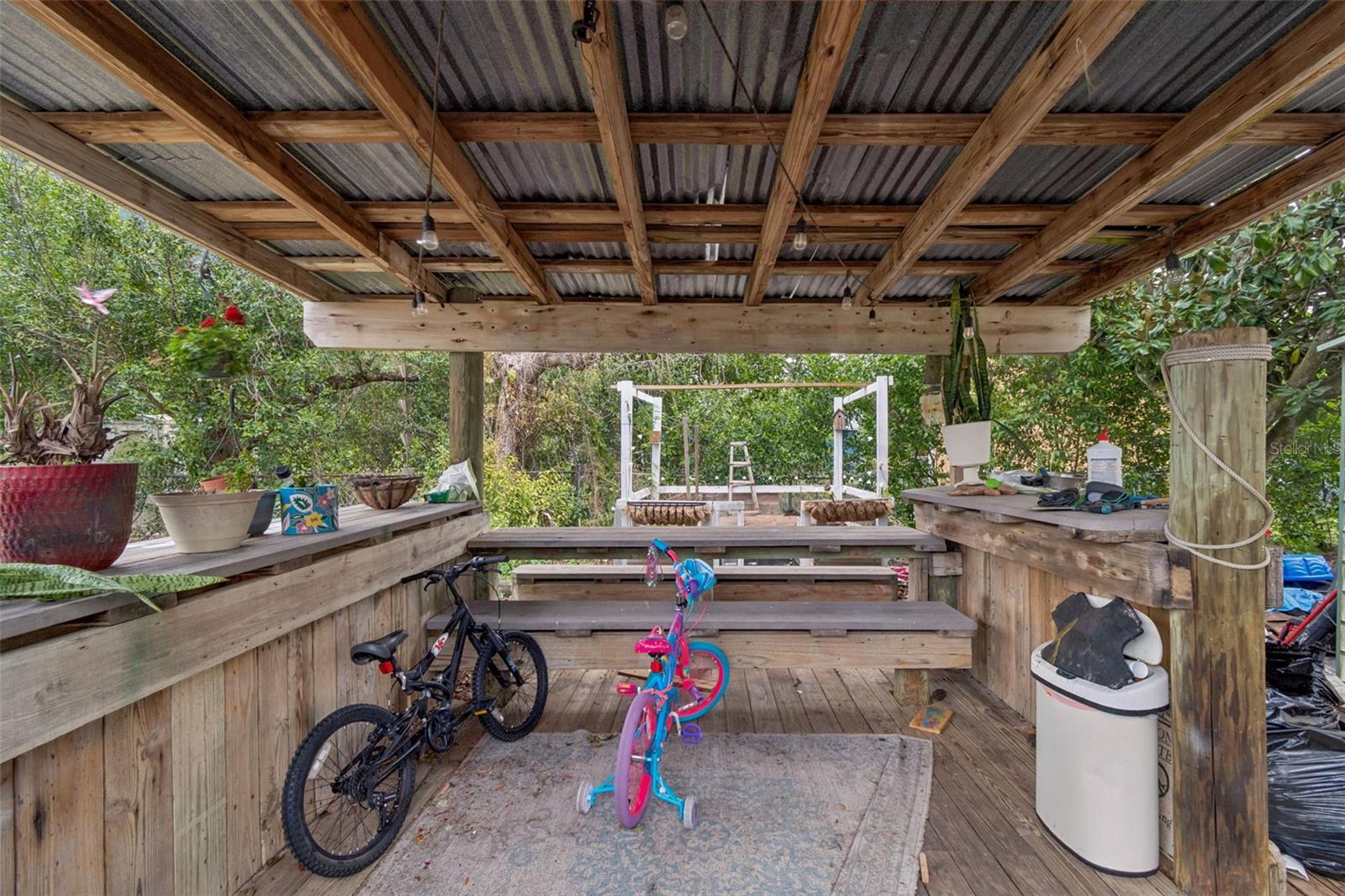 5329 FOREST HILLS DR