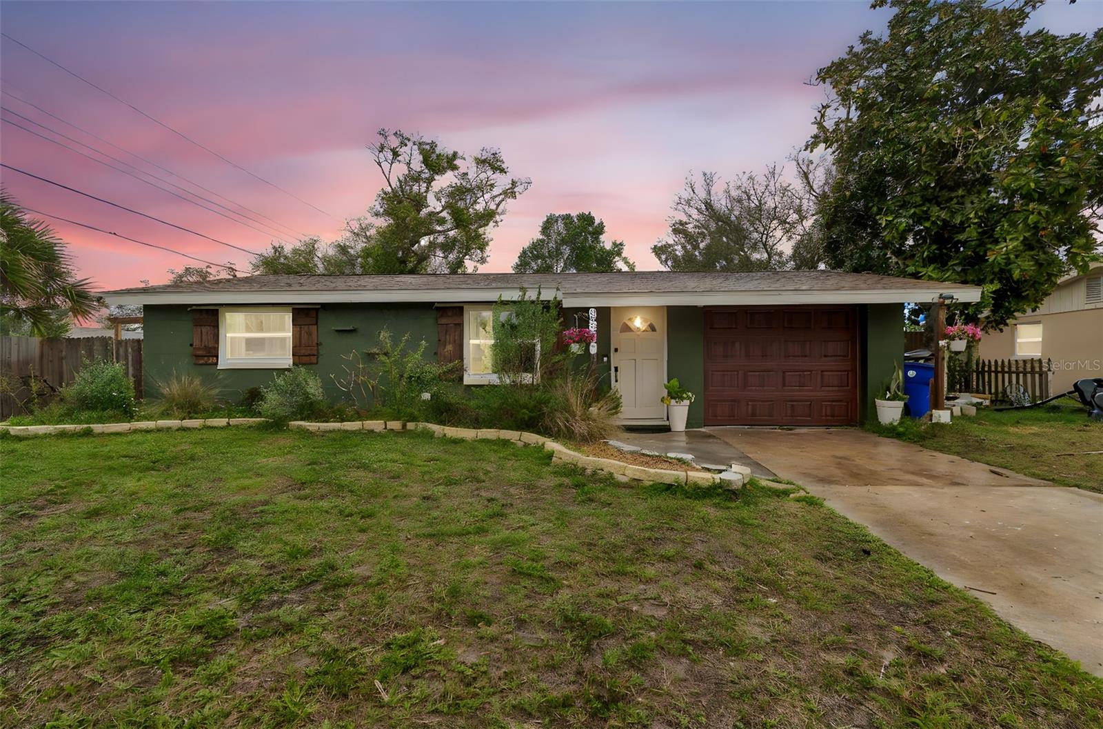 5329 FOREST HILLS DR