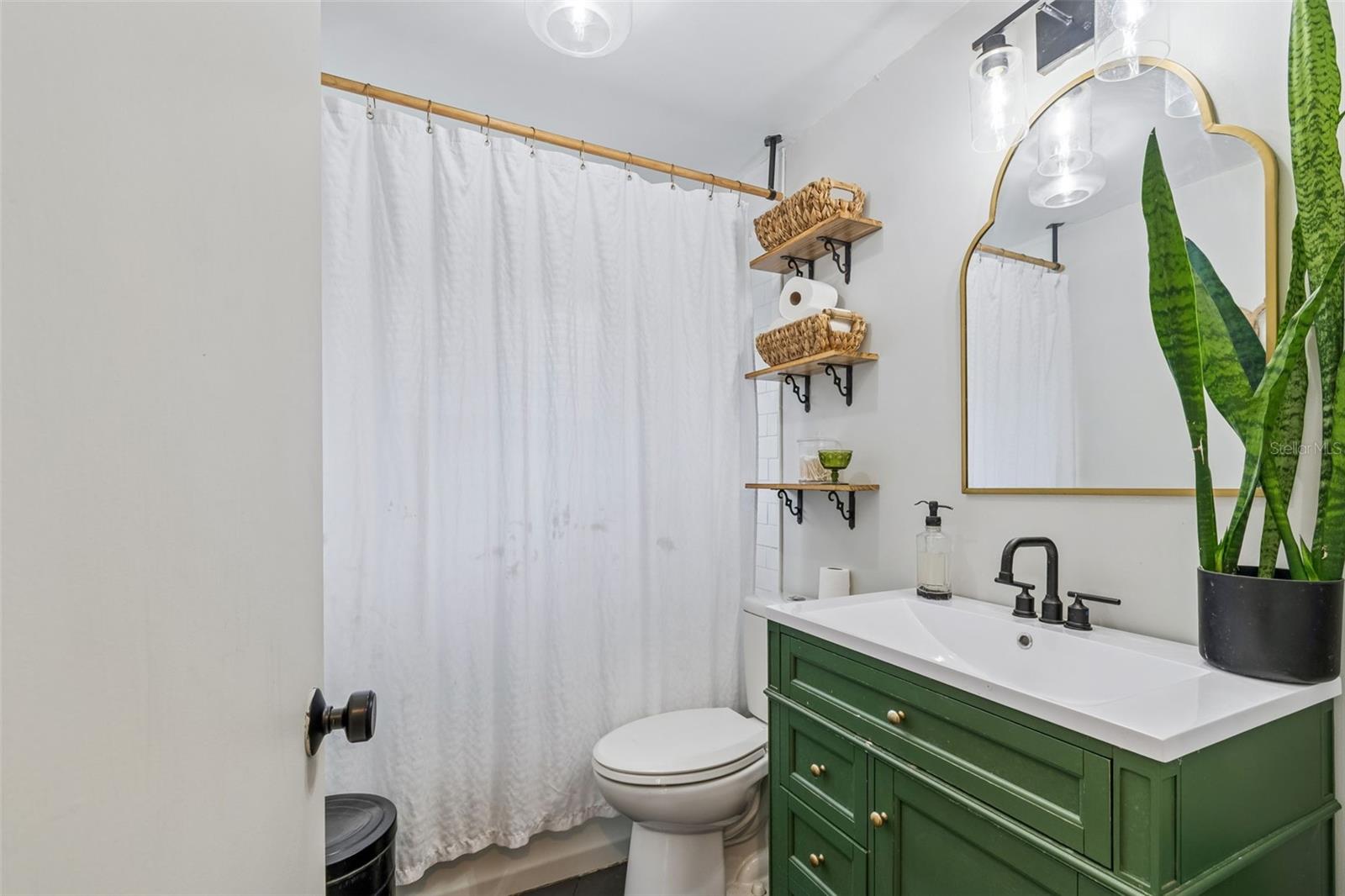 5329 FOREST HILLS DR