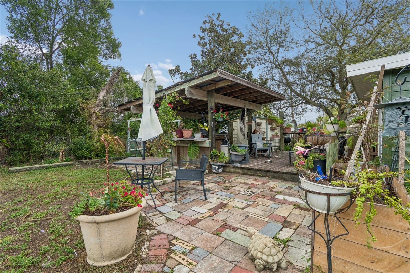 5329 FOREST HILLS DR