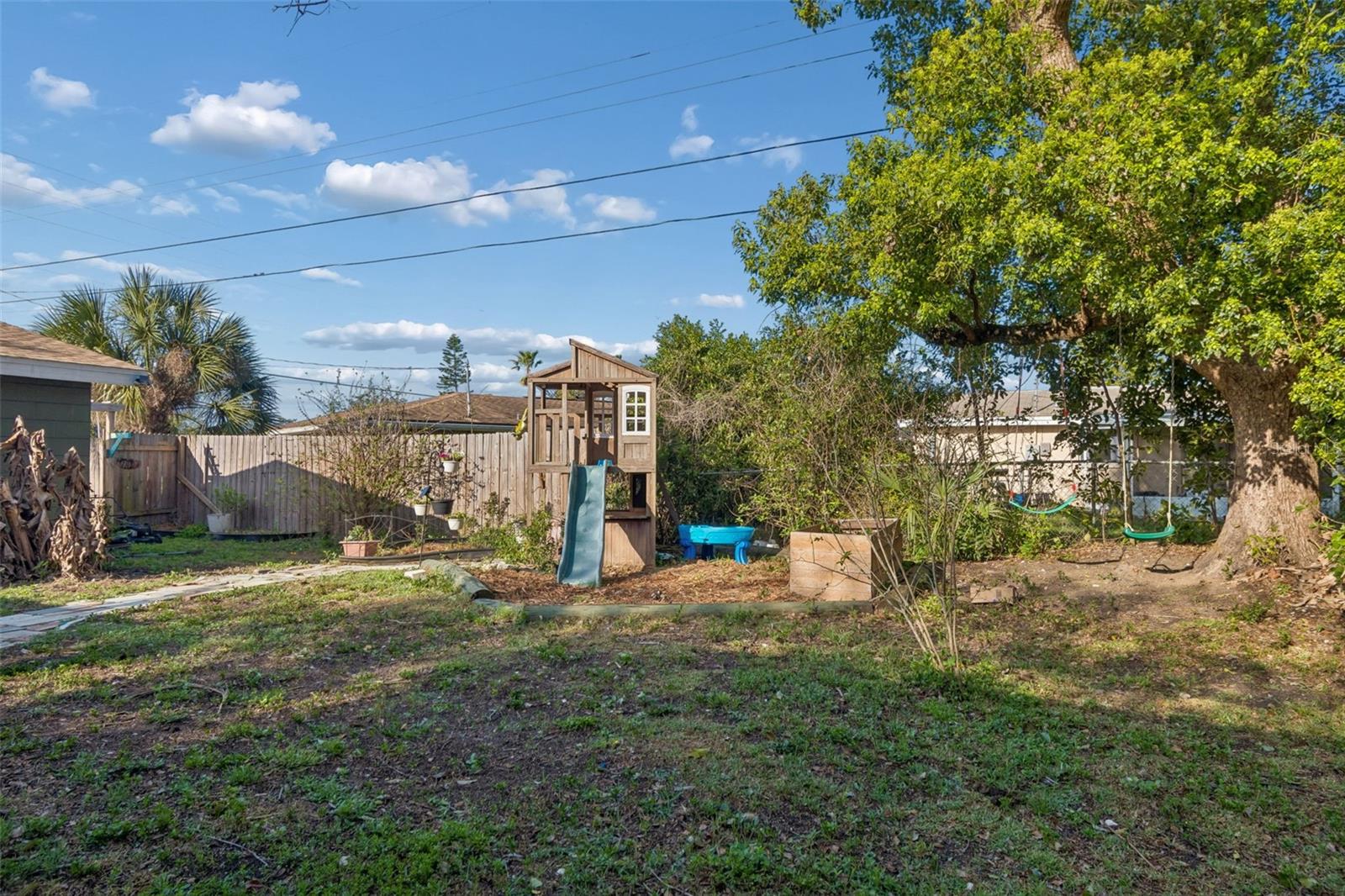 5329 FOREST HILLS DR