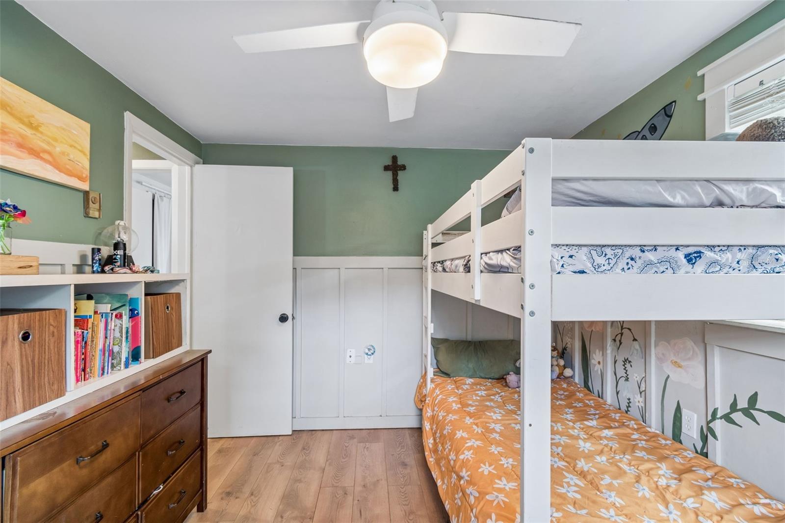 5329 FOREST HILLS DR