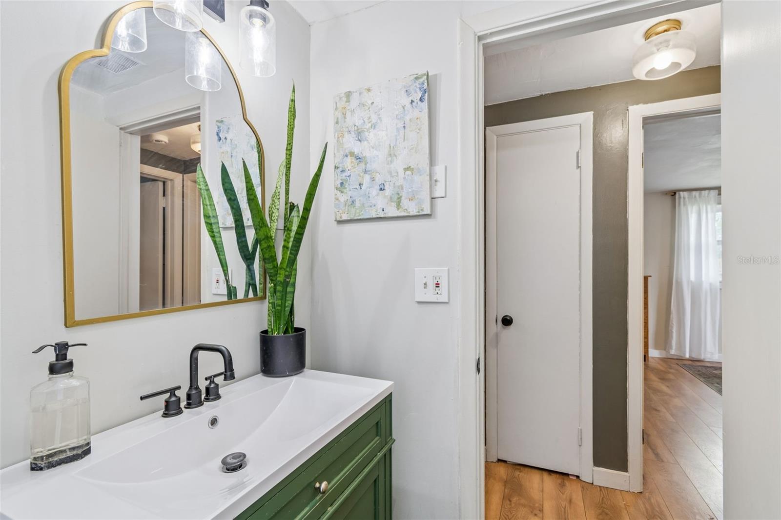 5329 FOREST HILLS DR