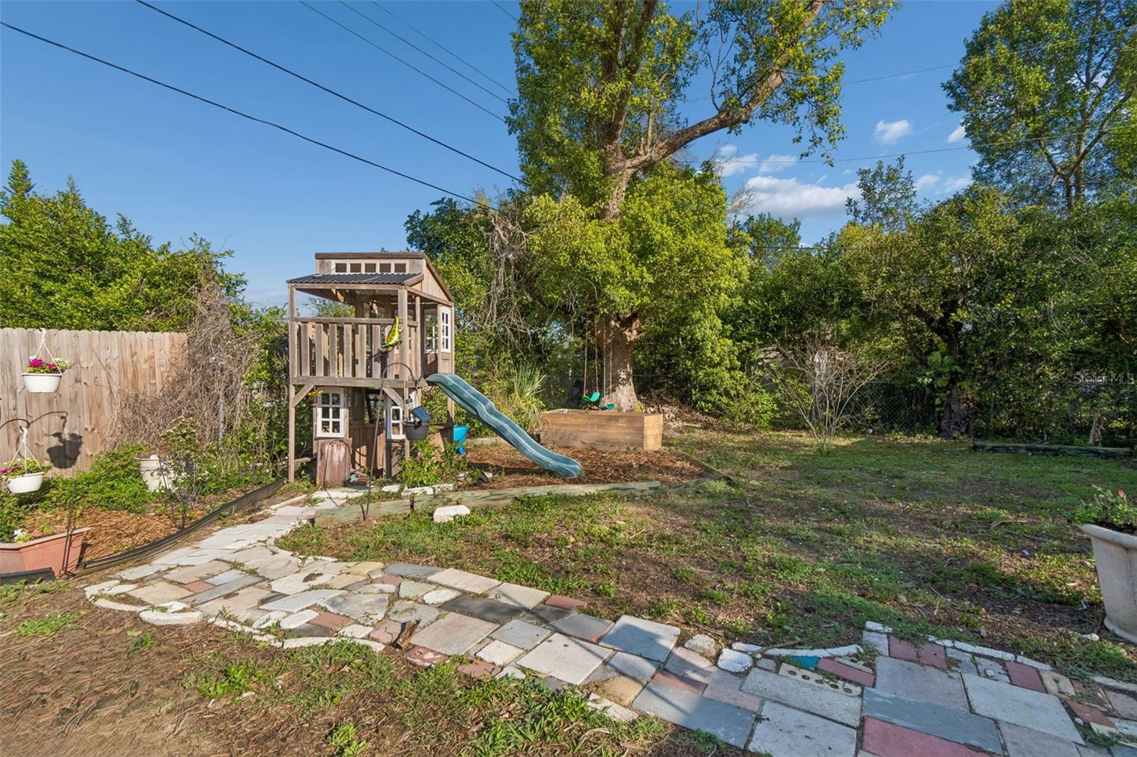 5329 FOREST HILLS DR