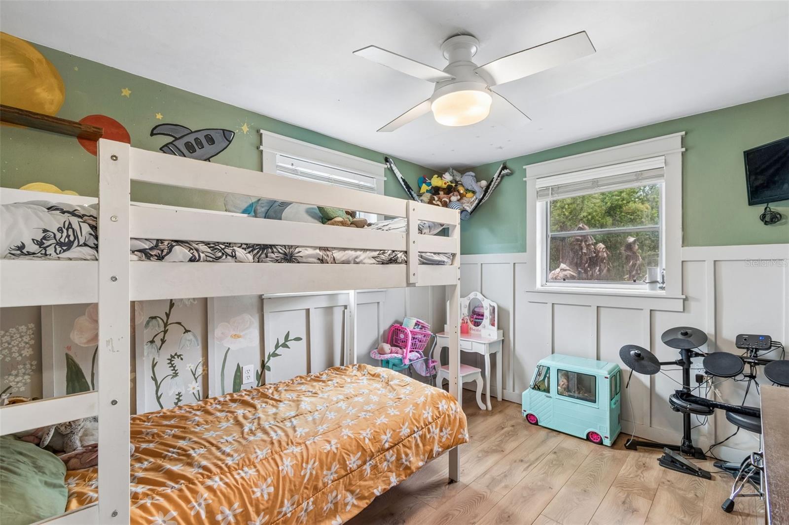 5329 FOREST HILLS DR