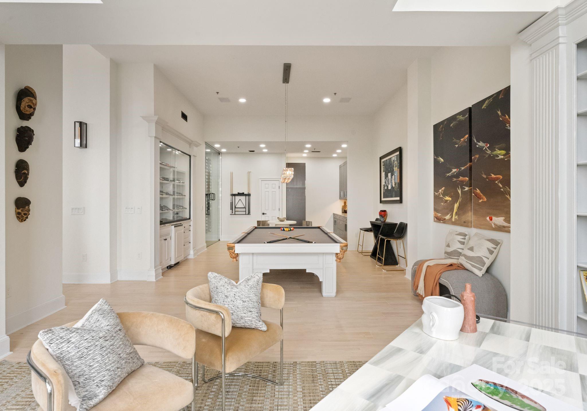 127 N Tryon Street Unit: 615