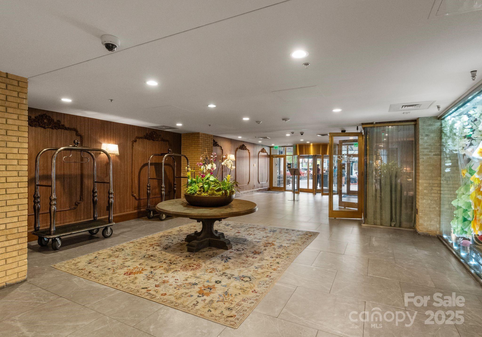 127 N Tryon Street Unit: 615