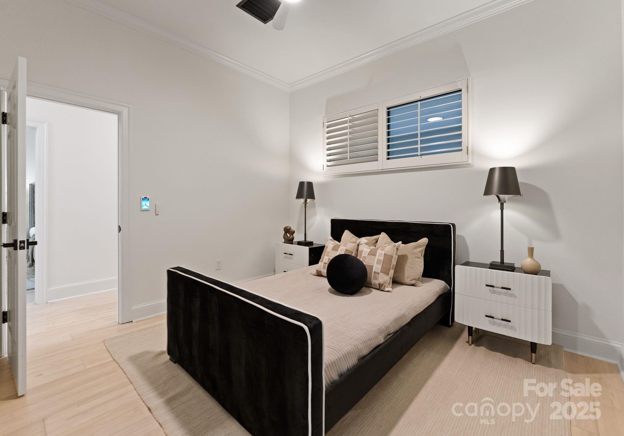 127 N Tryon Street Unit: 615