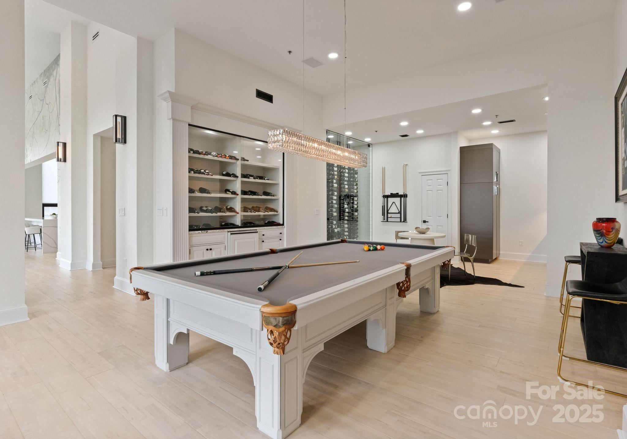 127 N Tryon Street Unit: 615
