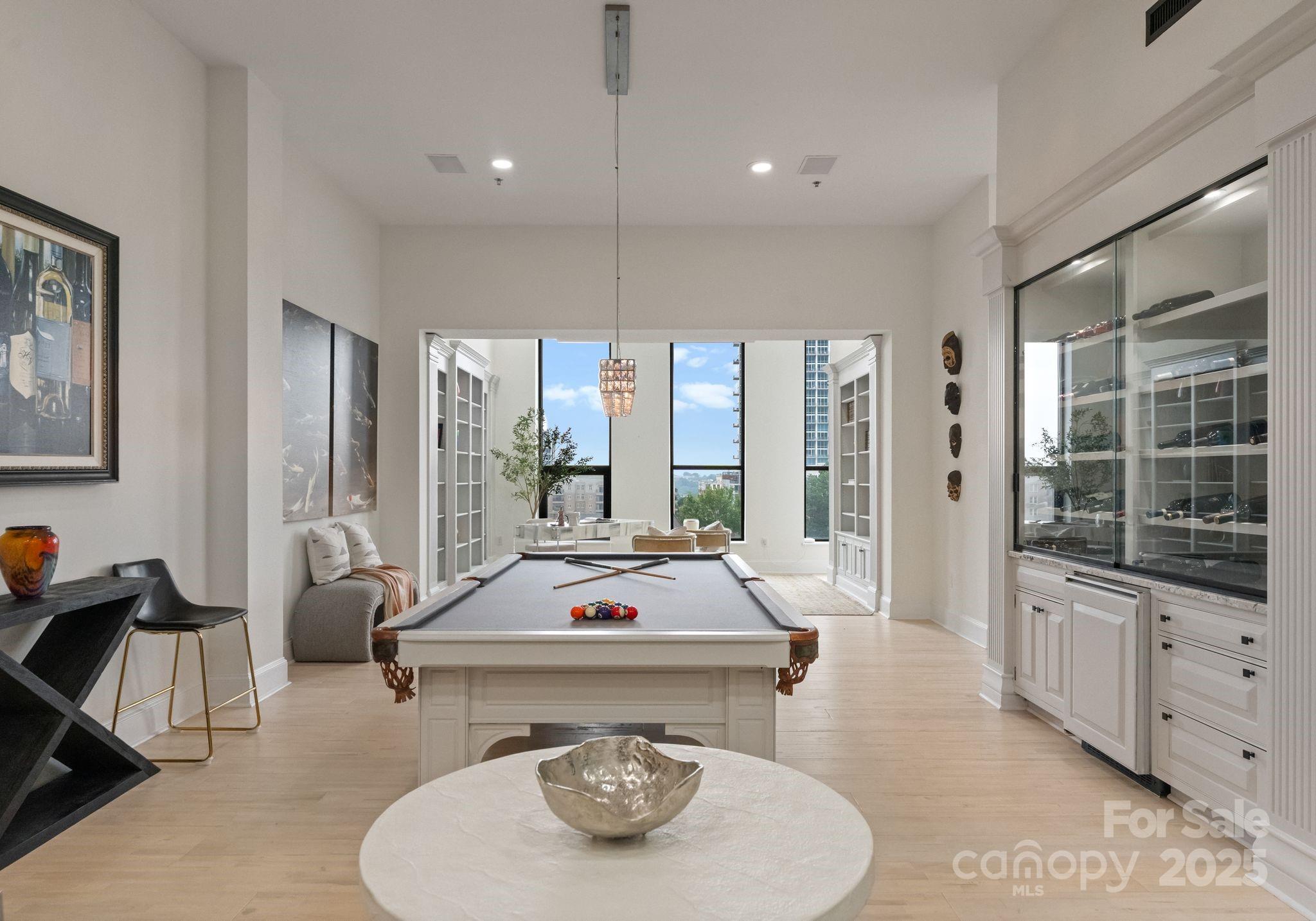 127 N Tryon Street Unit: 615