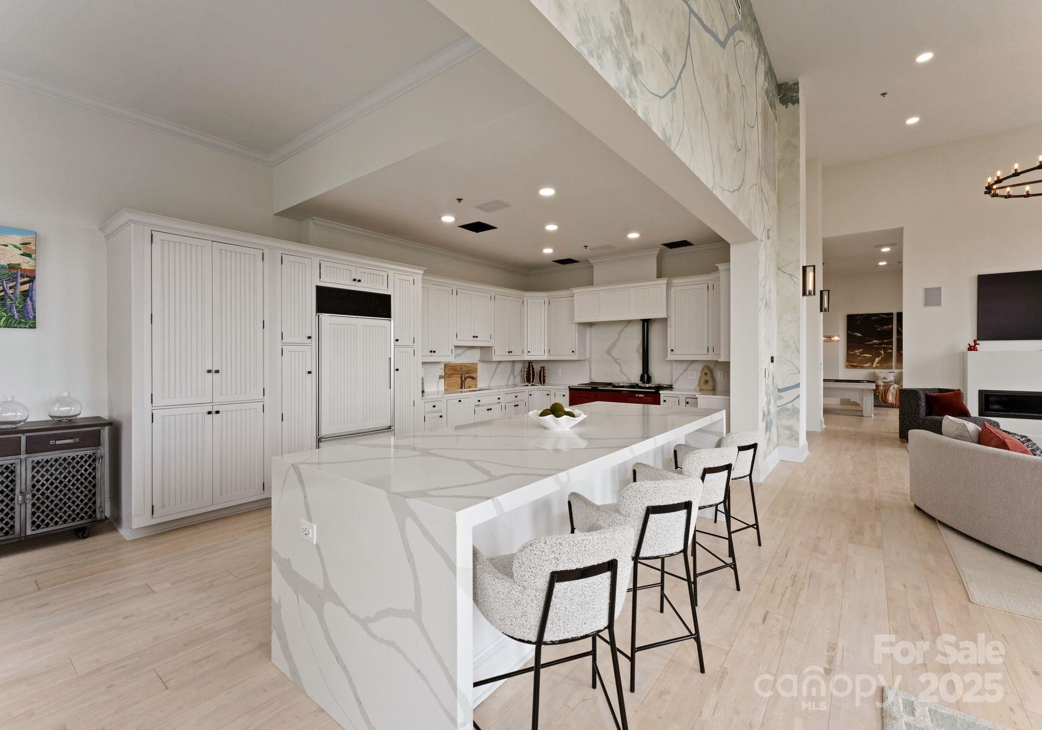 127 N Tryon Street Unit: 615