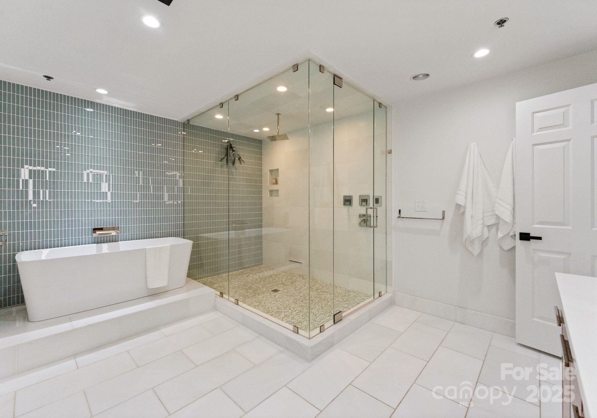 127 N Tryon Street Unit: 615