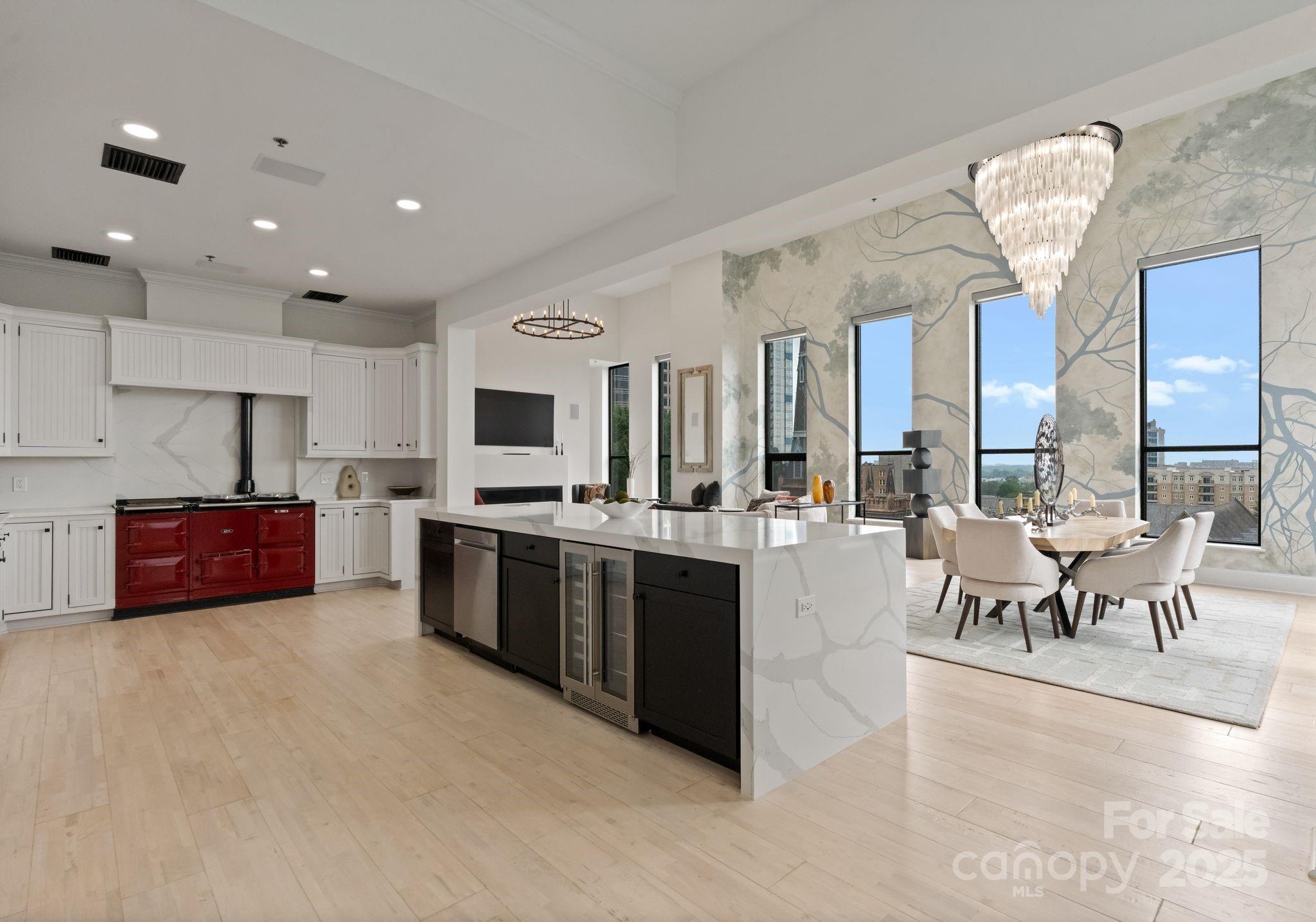 127 N Tryon Street Unit: 615