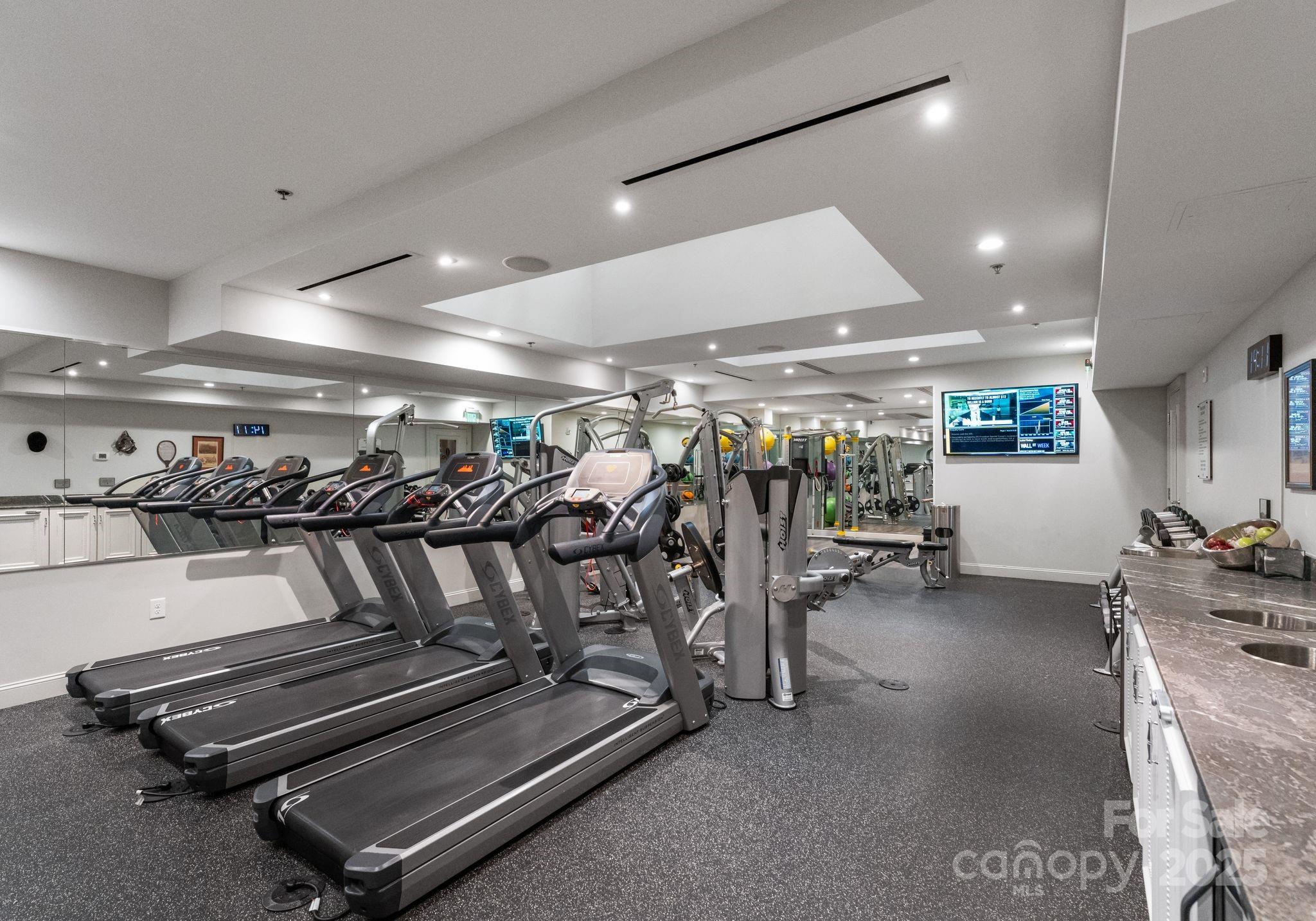 127 N Tryon Street Unit: 615