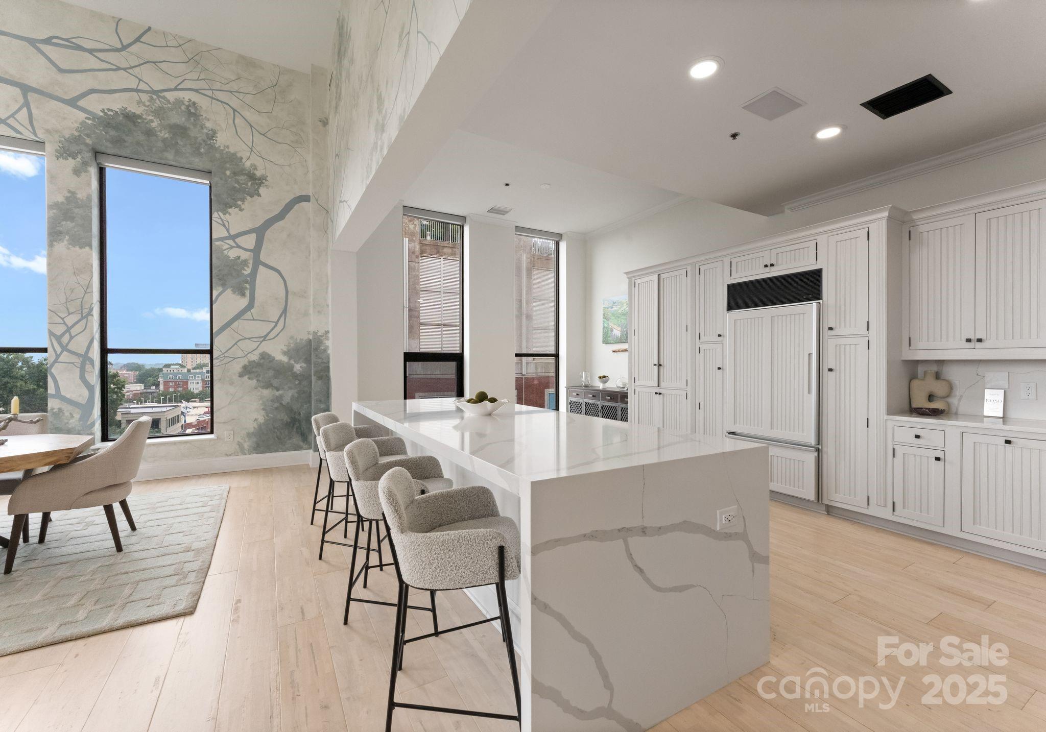127 N Tryon Street Unit: 615