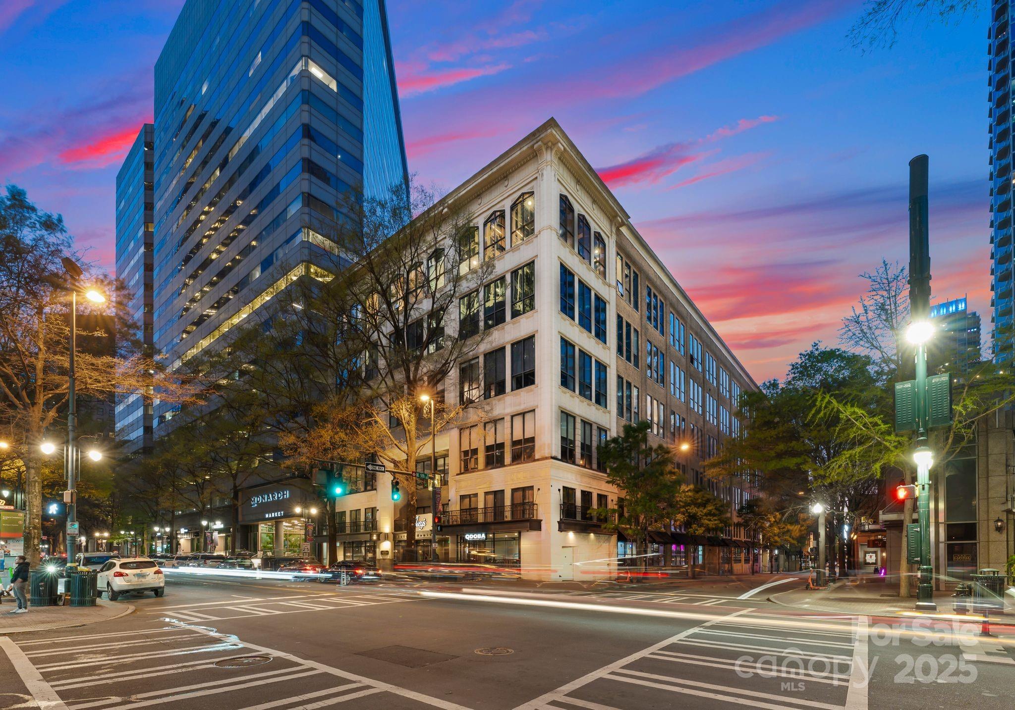 127 N Tryon Street Unit: 615