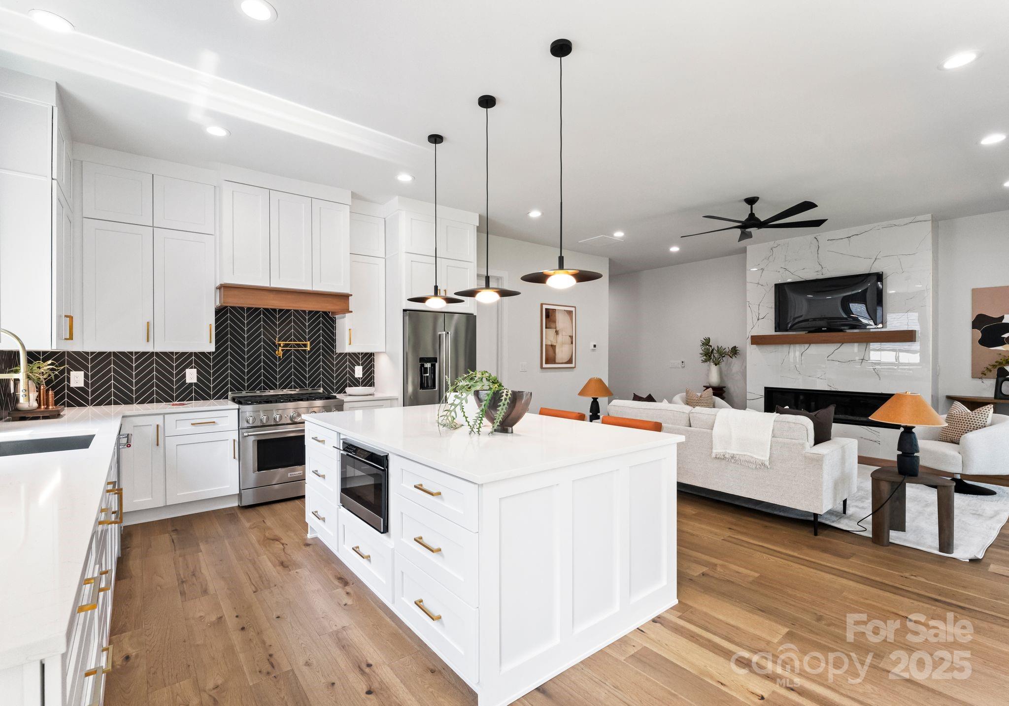 1626 Burtonwood Circle