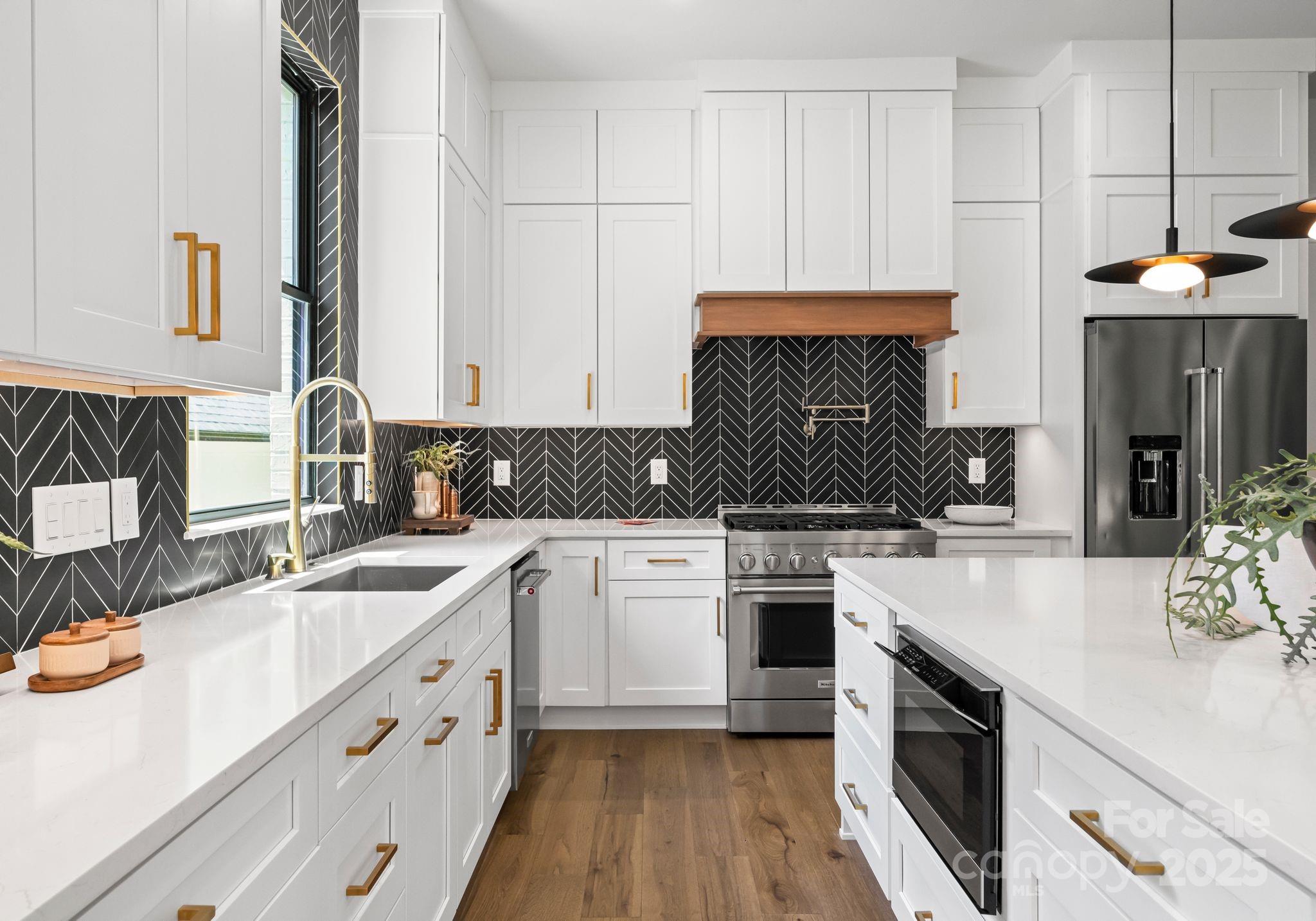 1626 Burtonwood Circle