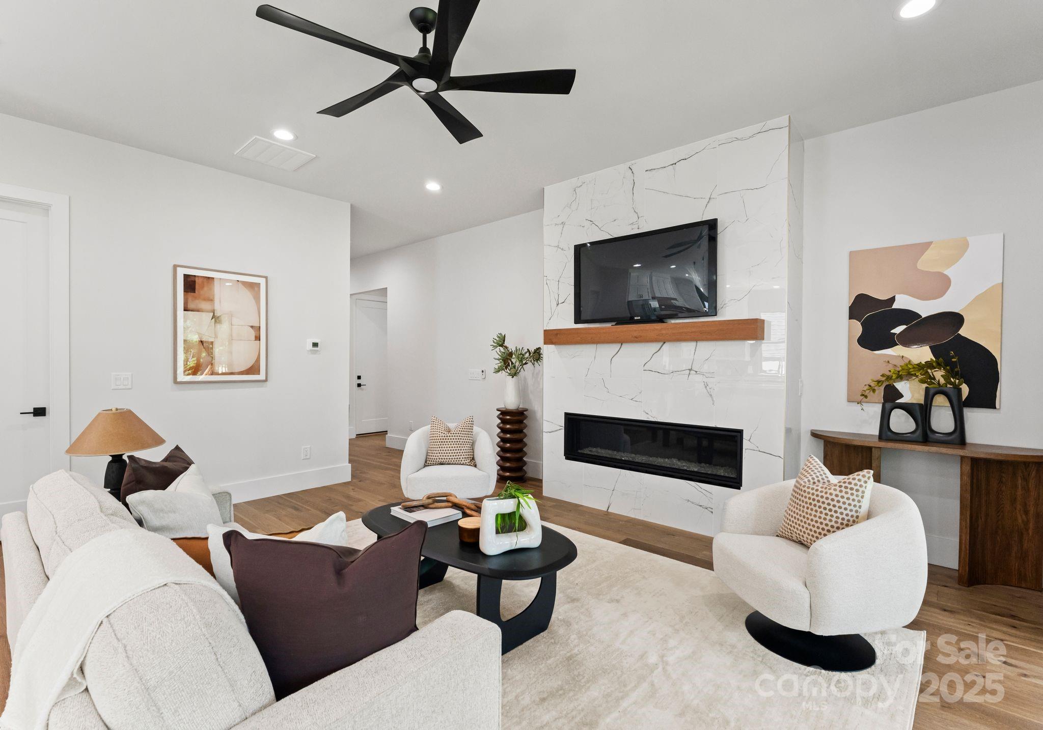 1626 Burtonwood Circle