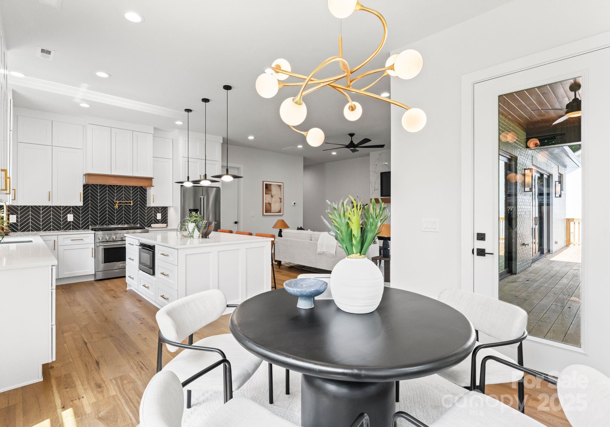 1626 Burtonwood Circle