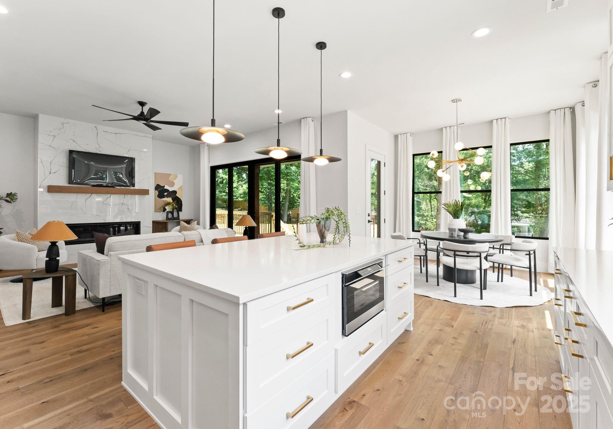1626 Burtonwood Circle