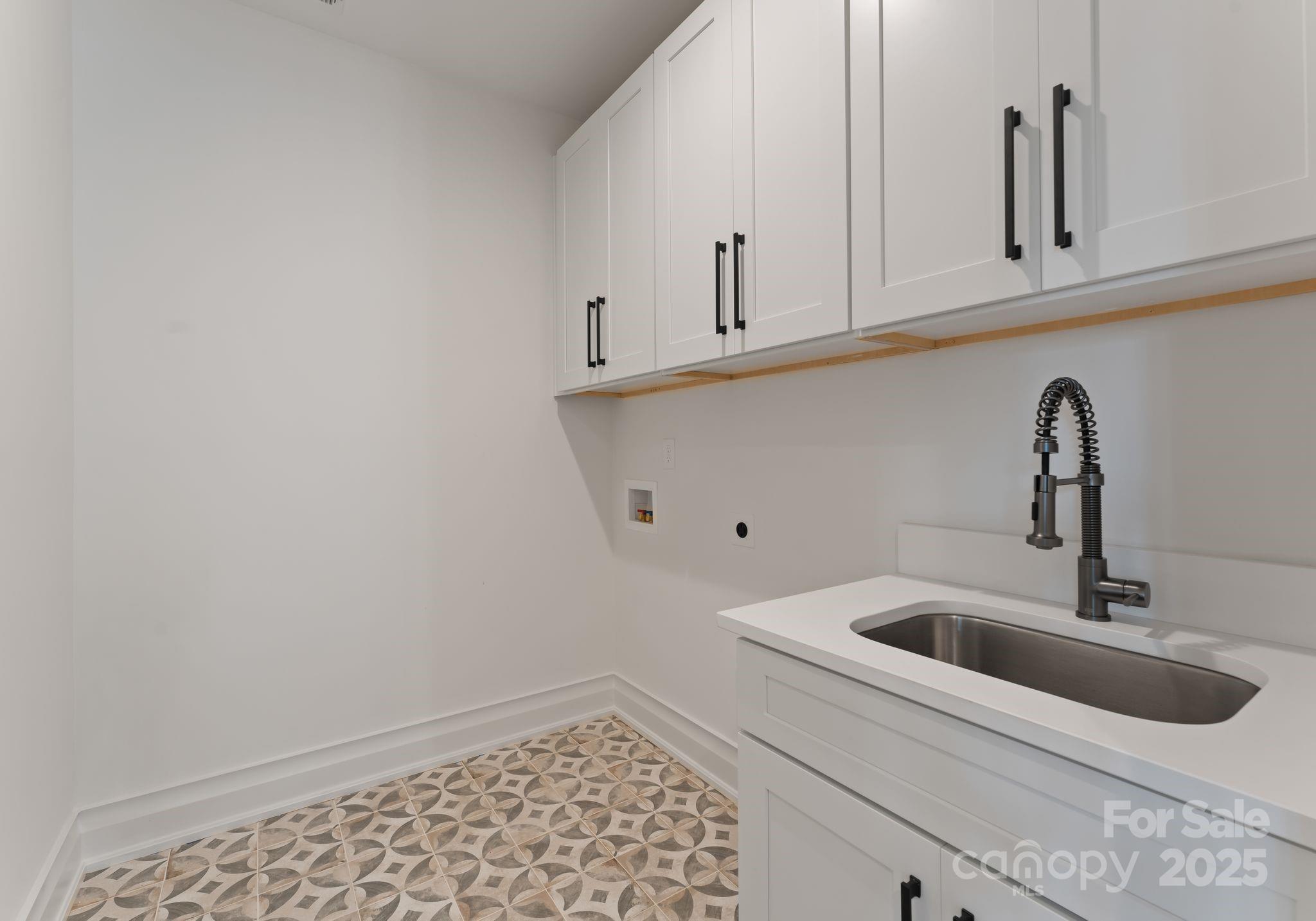 721 Hillside Avenue Unit: 2