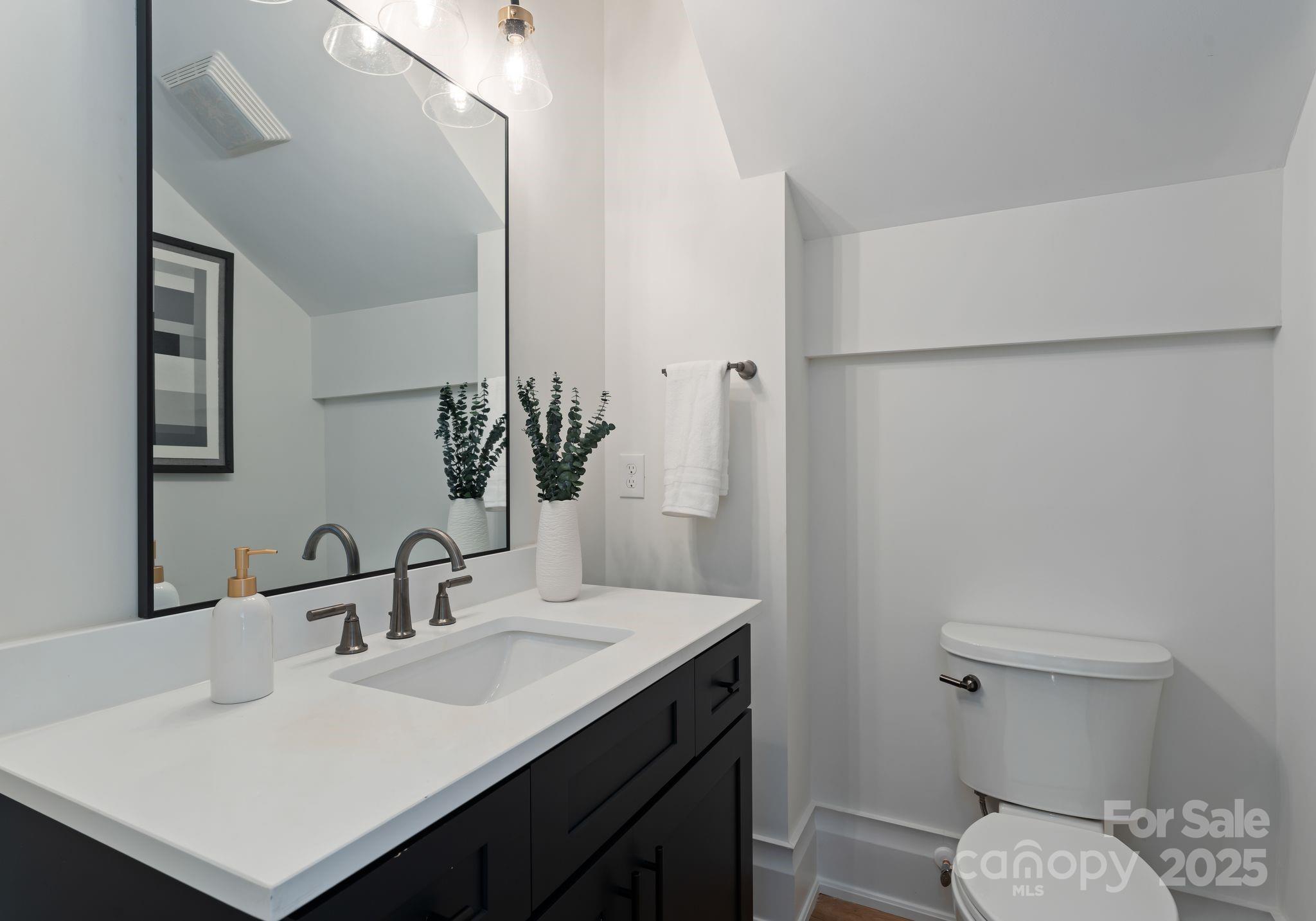 721 Hillside Avenue Unit: 2