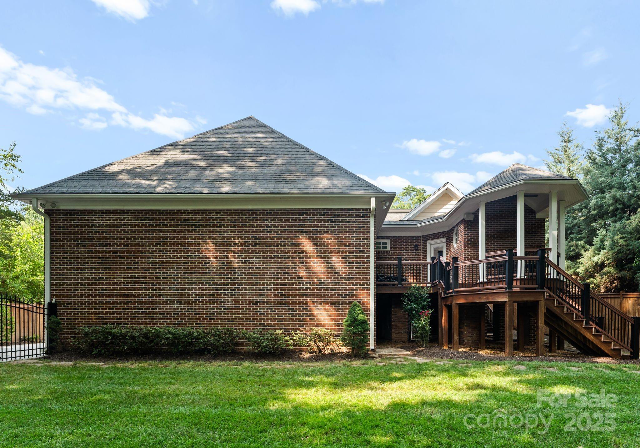 2100 Chesterfield Avenue