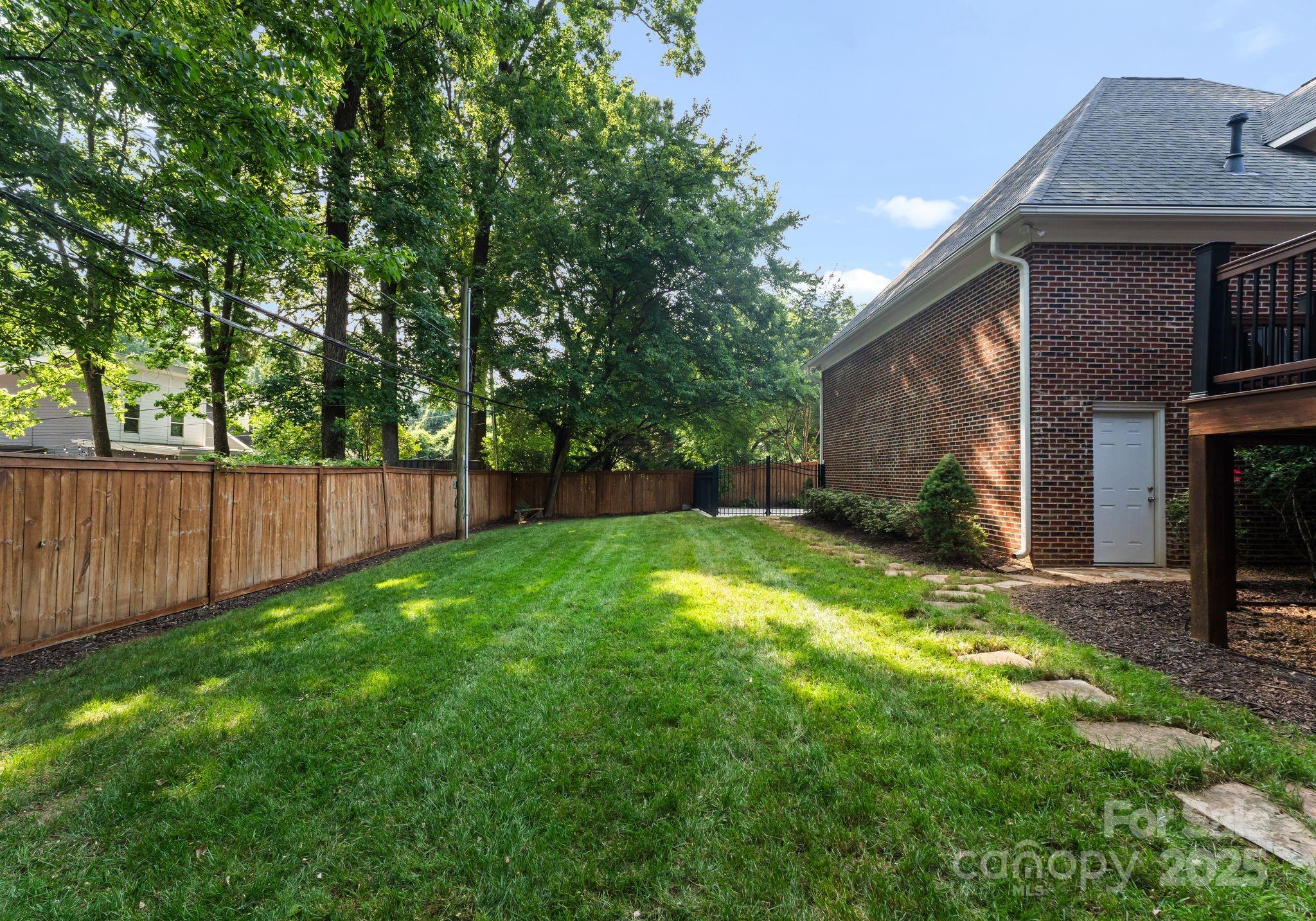 2100 Chesterfield Avenue