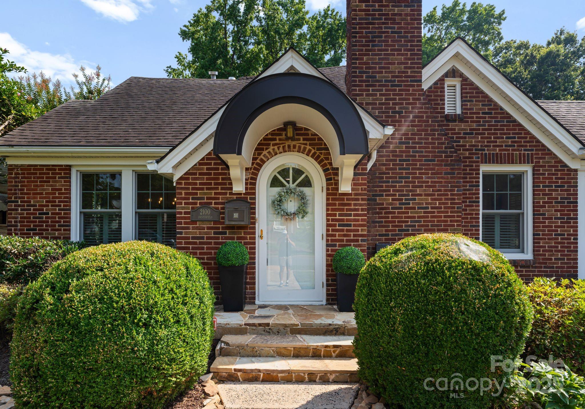 2100 Chesterfield Avenue