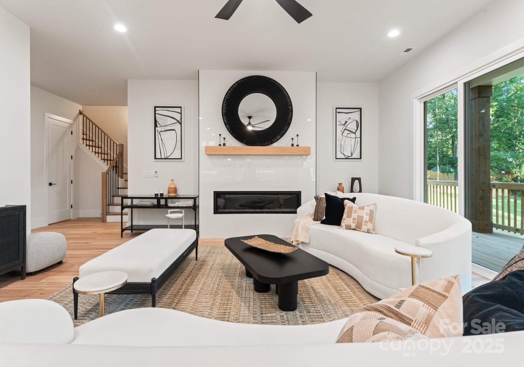 1622 Burtonwood Circle
