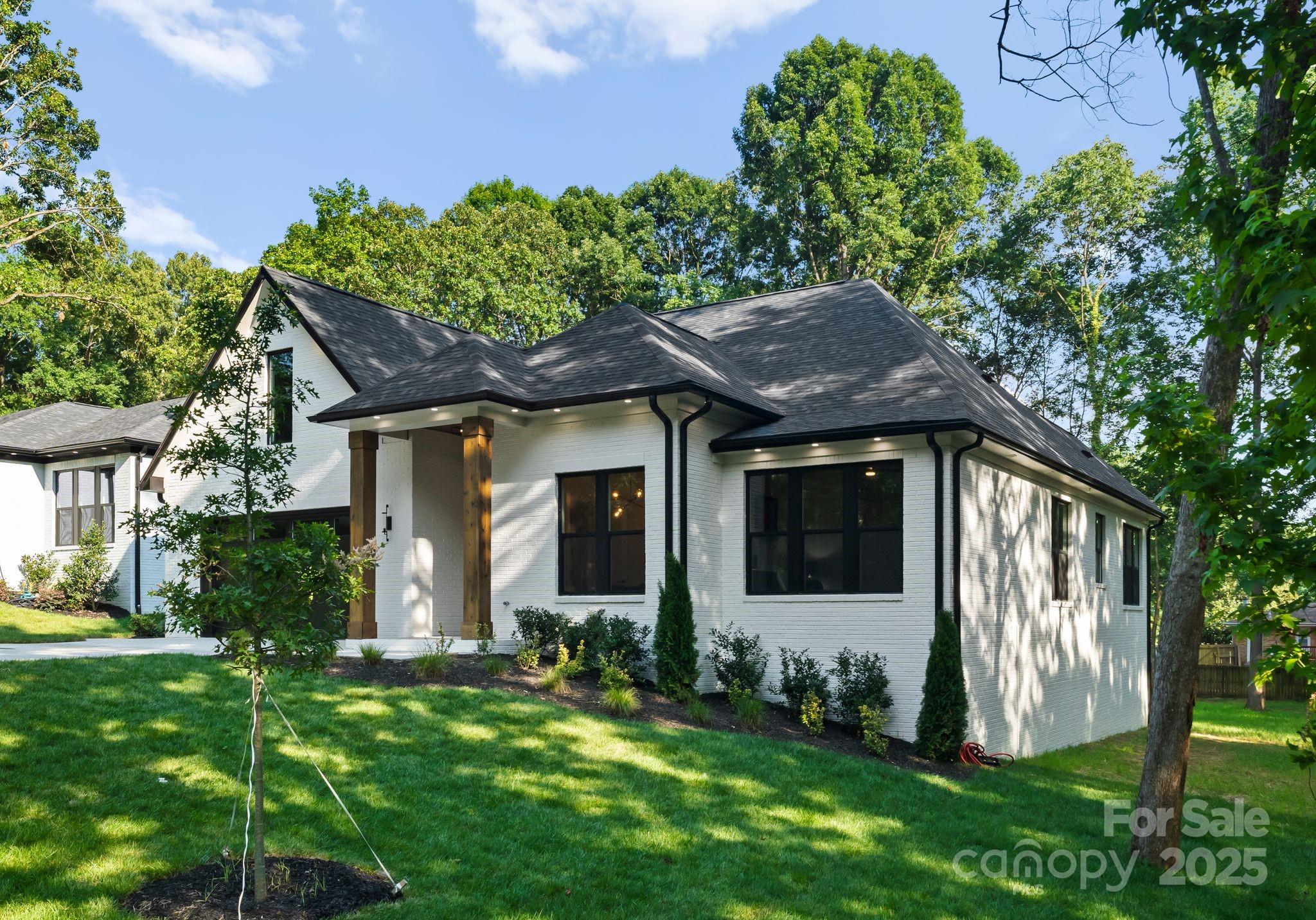1622 Burtonwood Circle